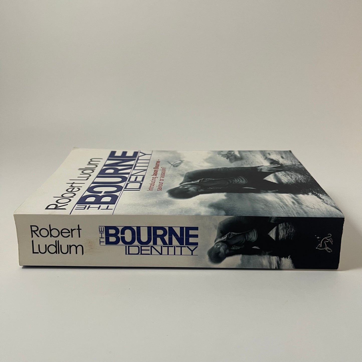 The Bourne Identity - Robert Ludlum - Spine