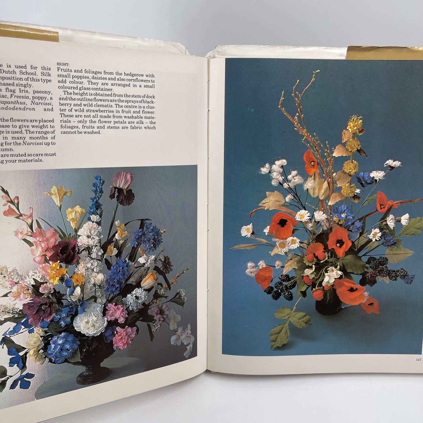 The Constance Spry book of flower arranging - Piercy - Fore Edge