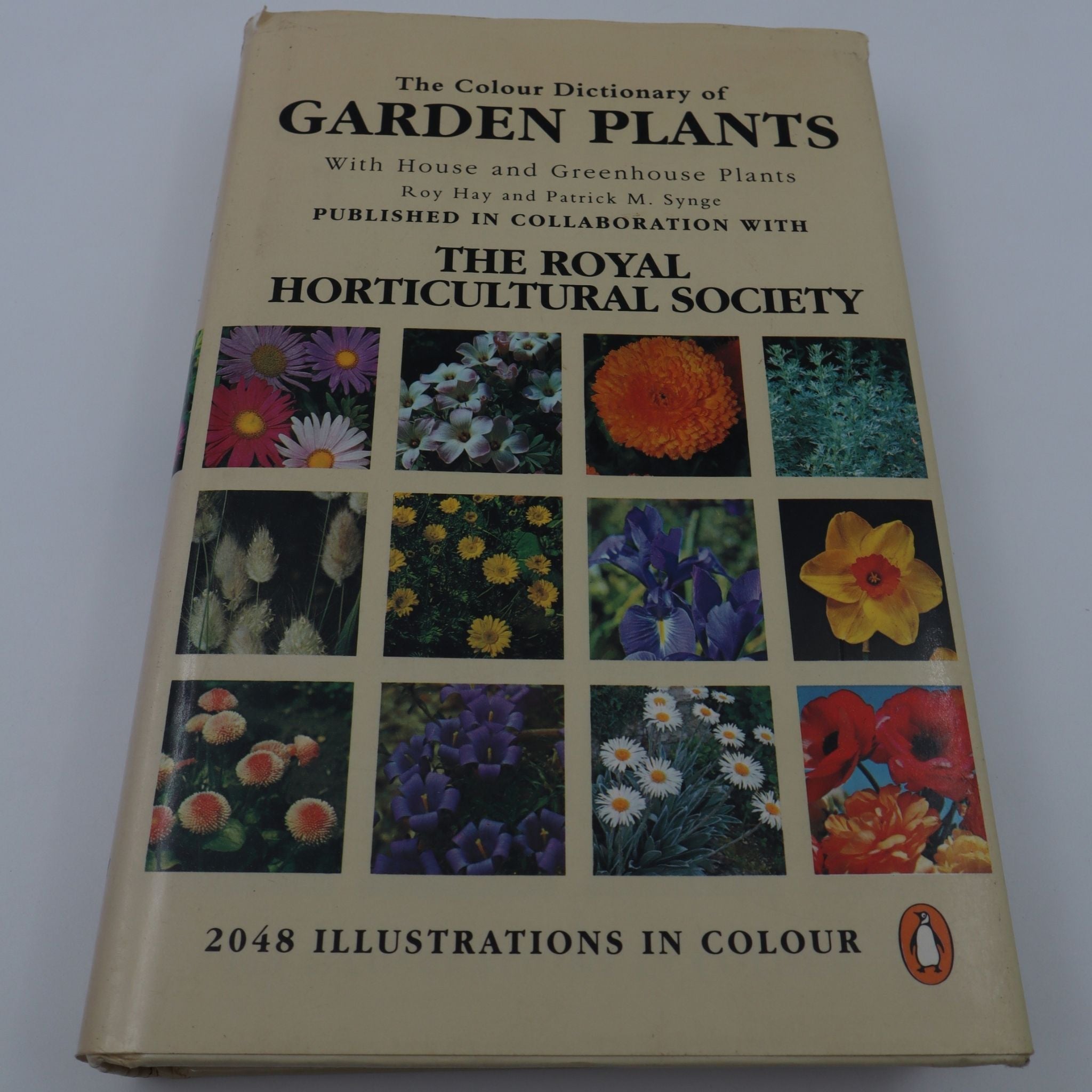 The Colour Dictionary of Garden Plants: With House and Greenhouse Plants - Roy Hay & Patrick Millington Synge
