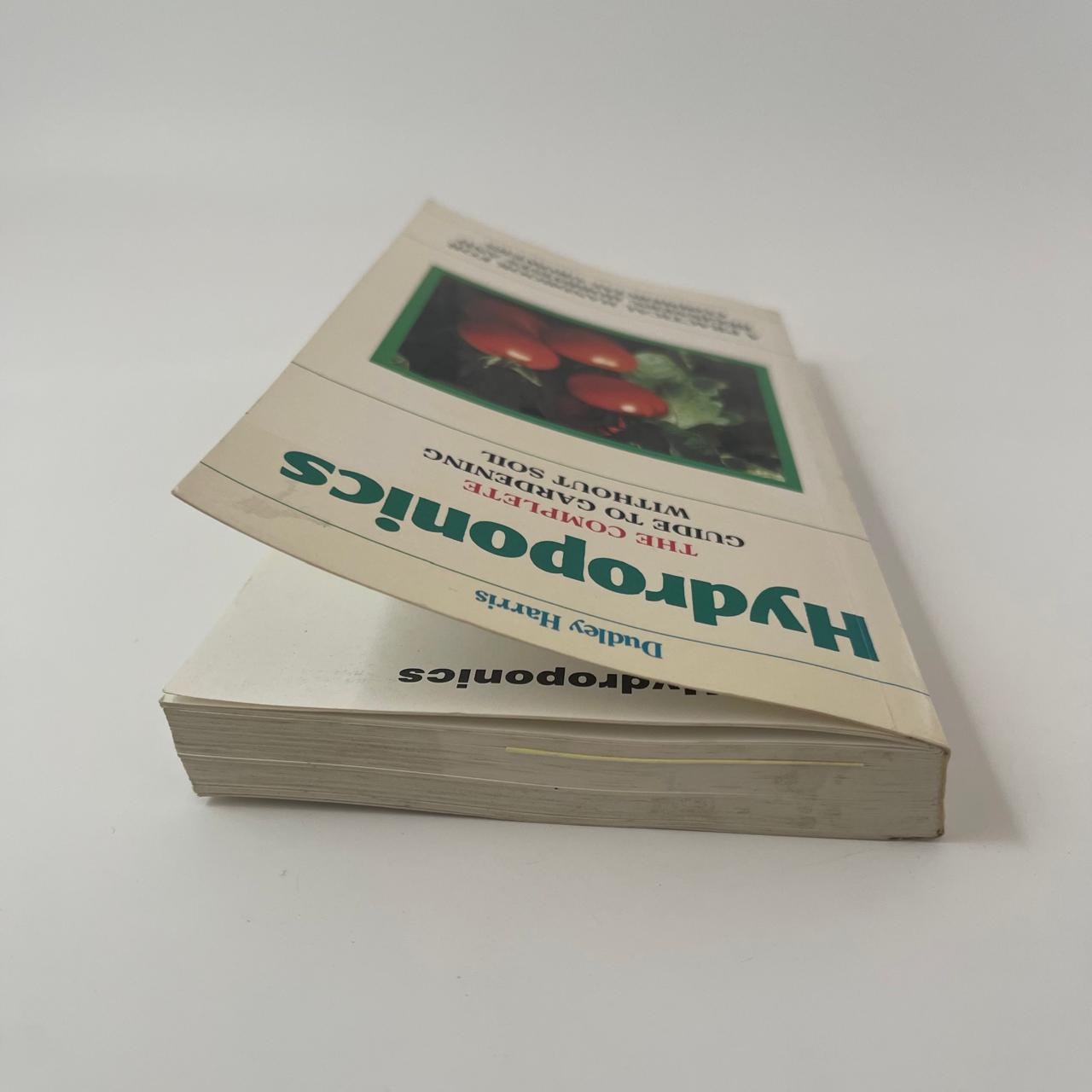 Hydroponics The Complete Guide to Gardening Without Soil - Dudley Harris - Top Edge