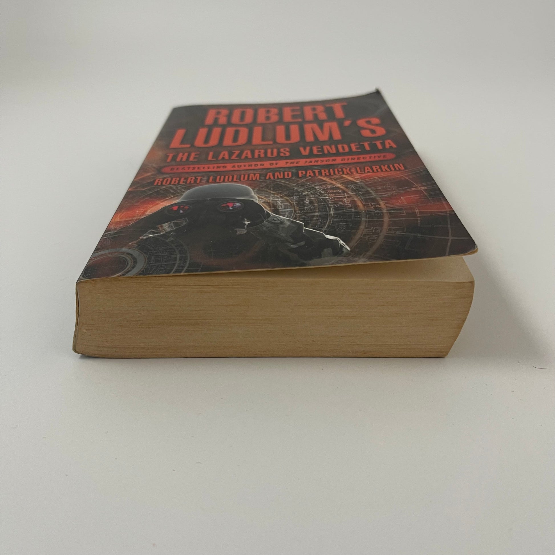 The Lazarus Vendetta - Robert Ludlum - Bottom Edge