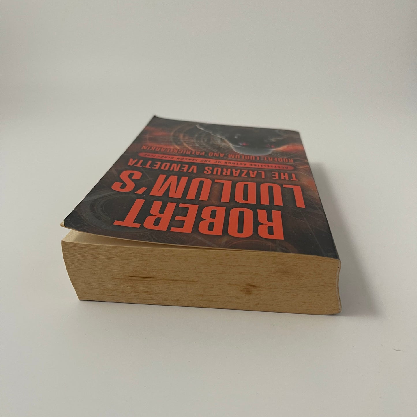 The Lazarus Vendetta - Robert Ludlum - Top Edge