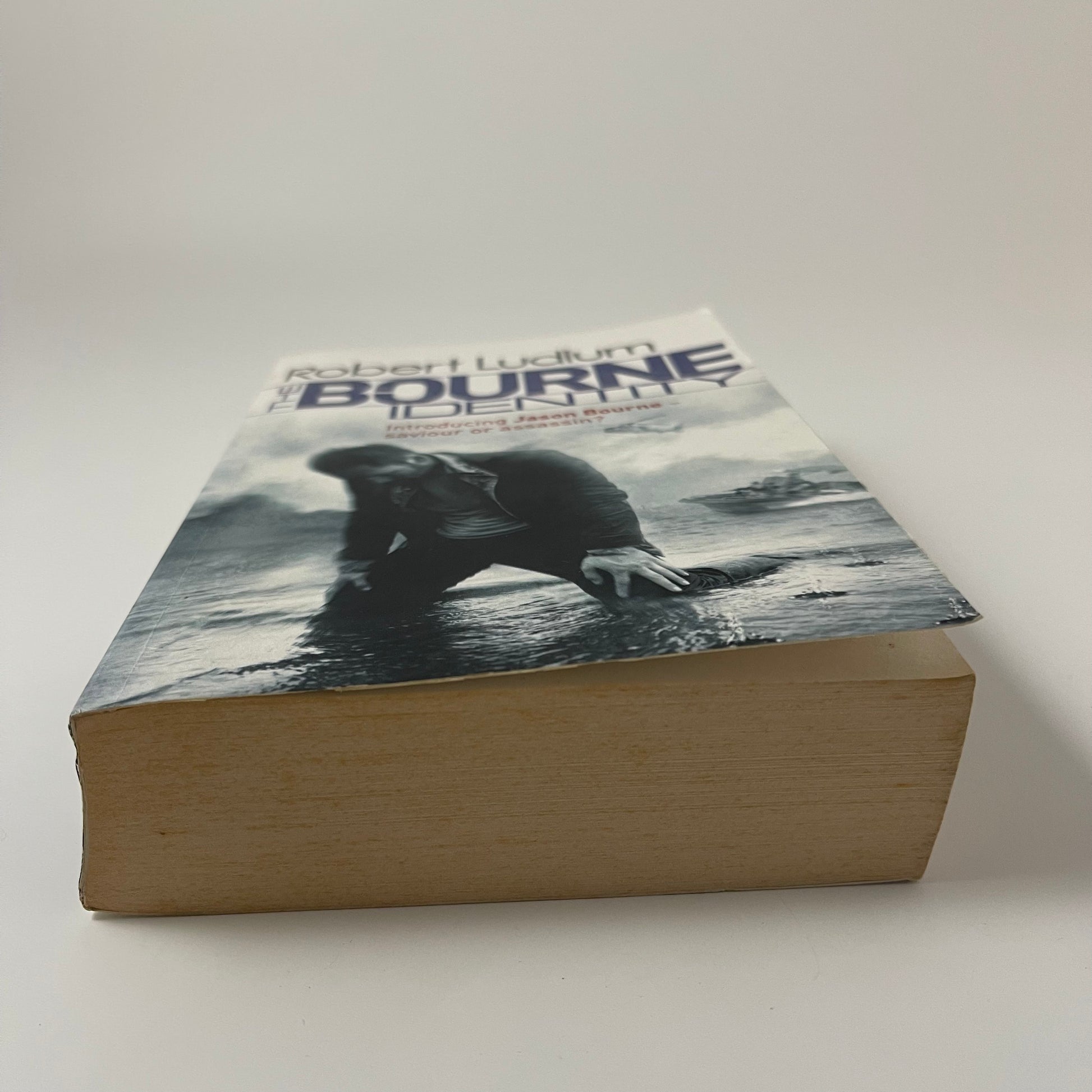 The Bourne Identity - Robert Ludlum - Bottom Edge