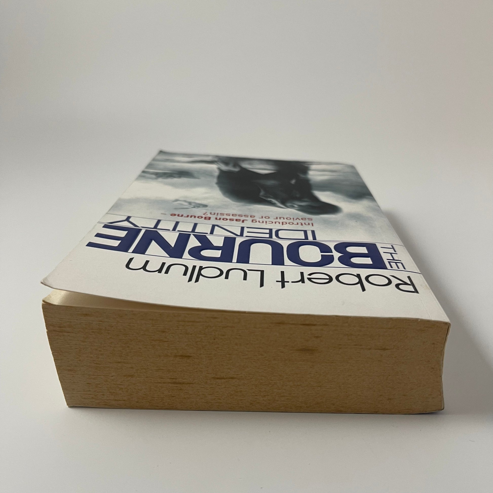 The Bourne Identity - Robert Ludlum - Top Edge