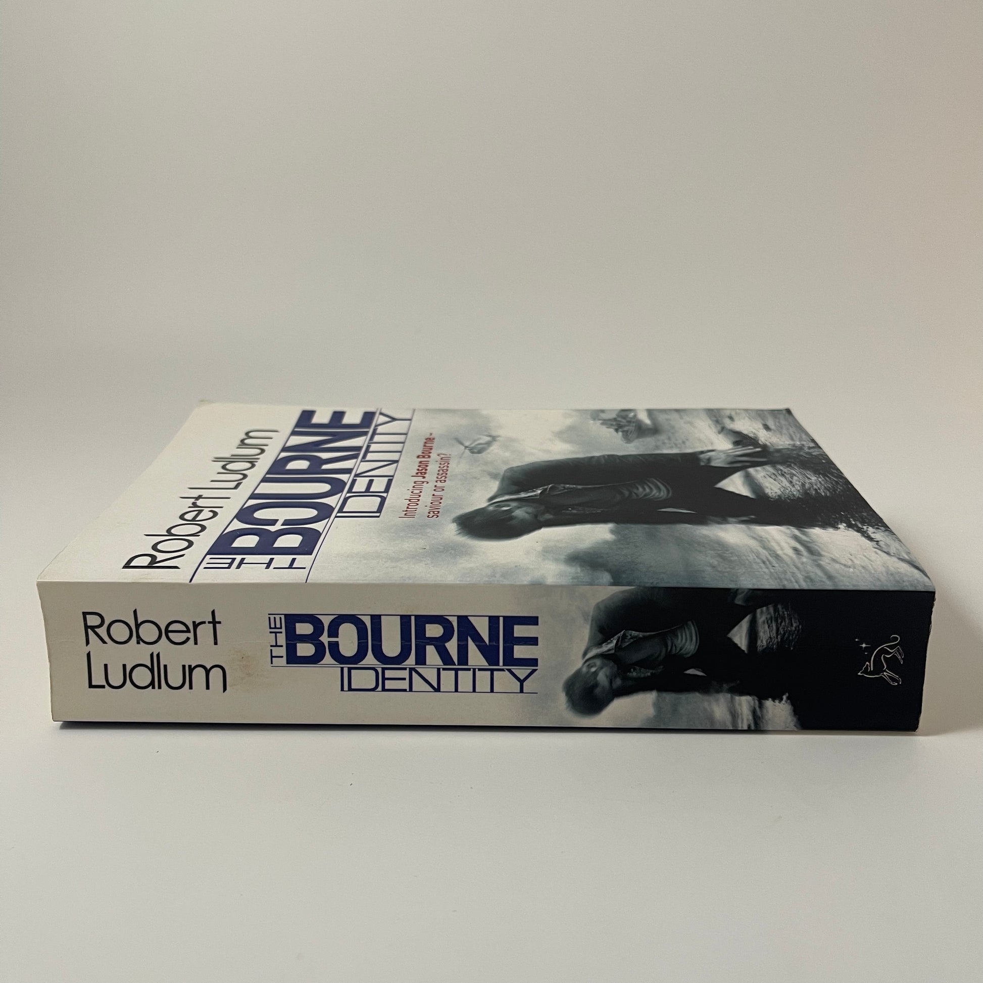 The Bourne Identity - Robert Ludlum - Spine