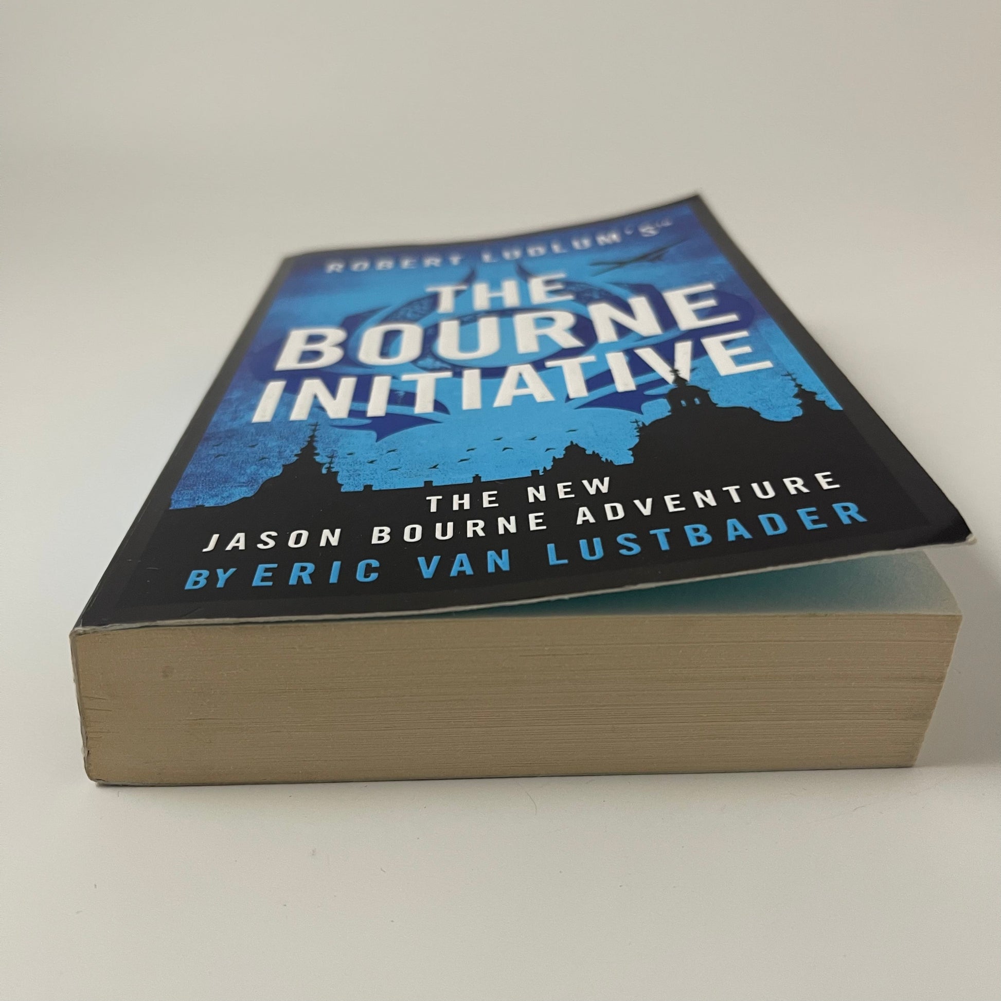 Robert Ludlum's(tm) the Bourne Initiative - Eric Van Lustbader - Bottom Edge