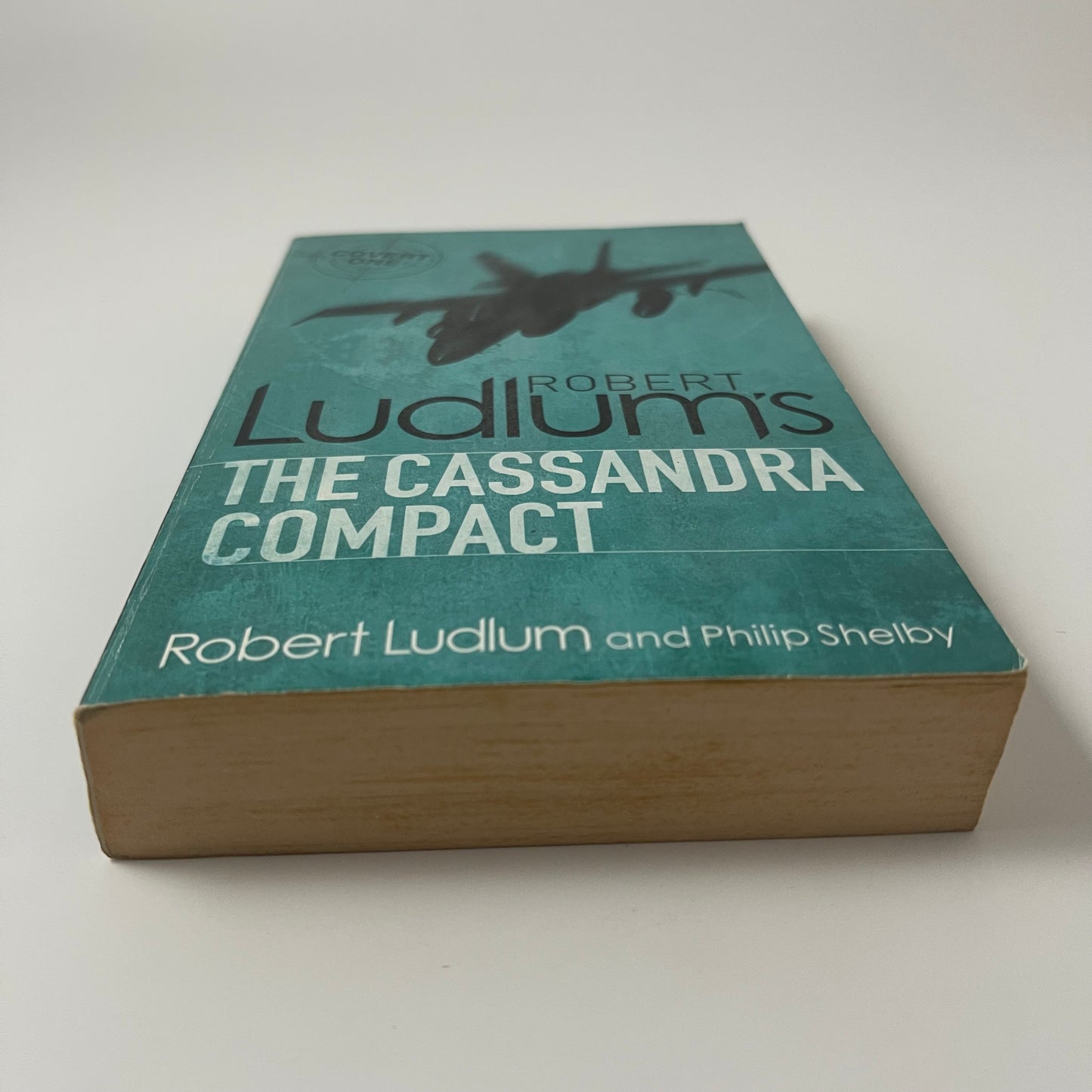 Robert Ludlum's The Cassandra Compact - Robert Ludlum - Bottom Edge