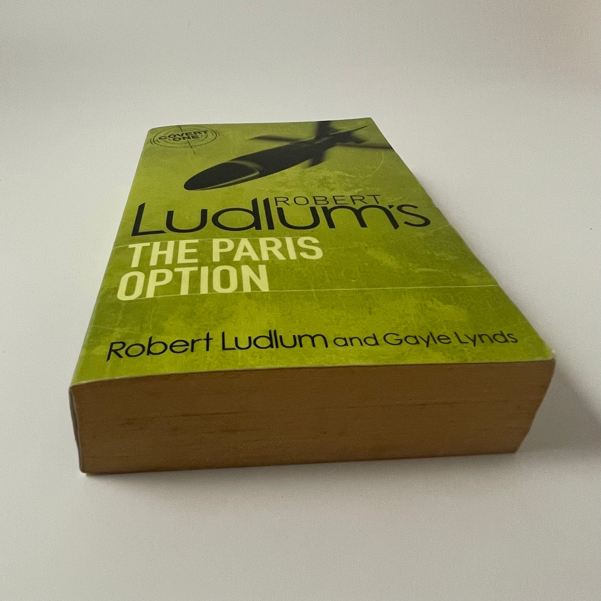 Robert Ludlum's The Paris Option A Covert-One Novel - Gayle Lynds - Bottom Edge