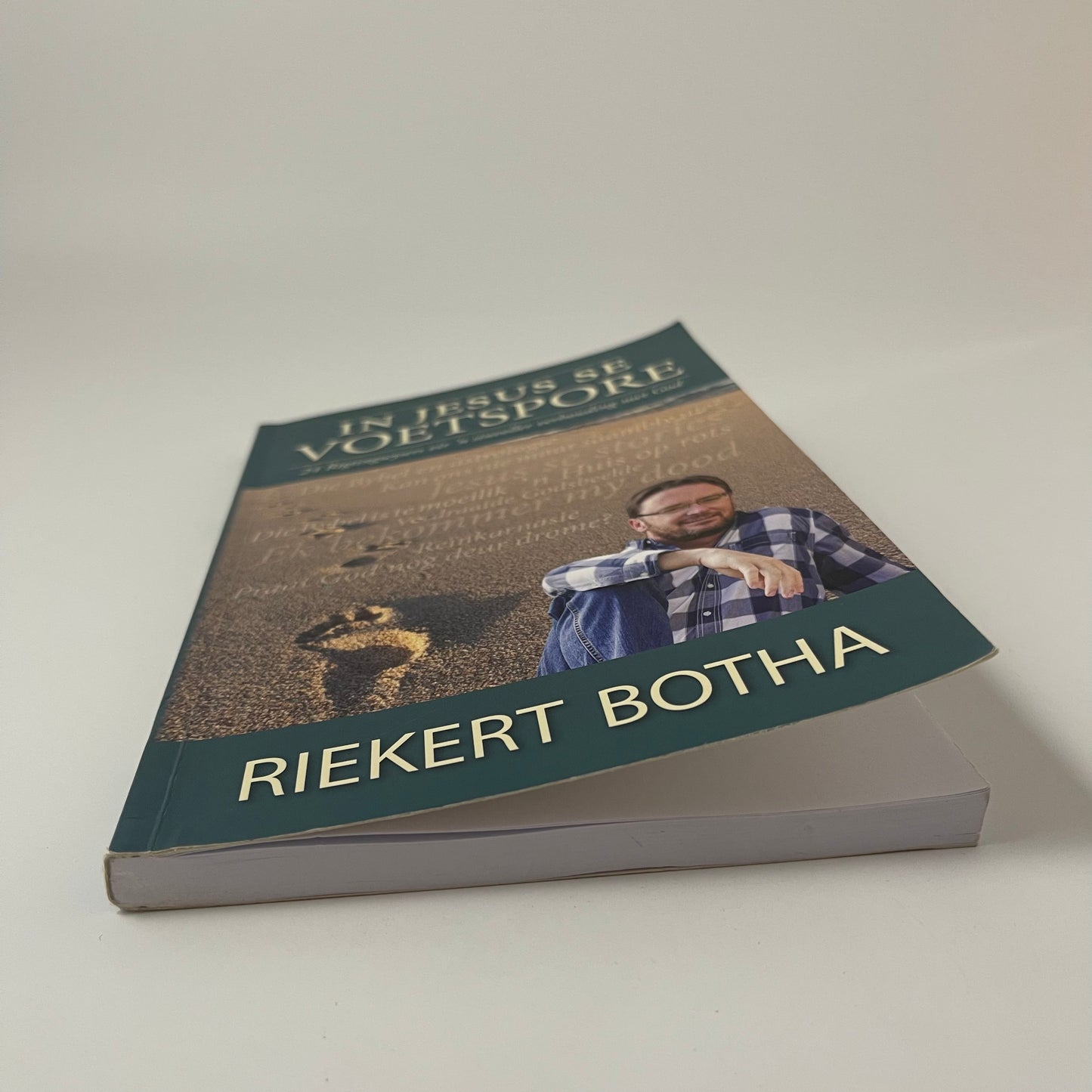 In Jesus se voetspore 24 rigtingwysers vir 'n sinvoller verhouding met God - Riekert Botha - Bottom Edge