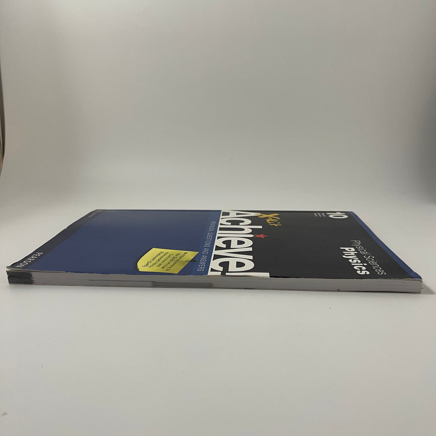 Xkit Achieve! Revision, Questions and Answers. 10. Physical science physics - Clive Long - Fore Edge
