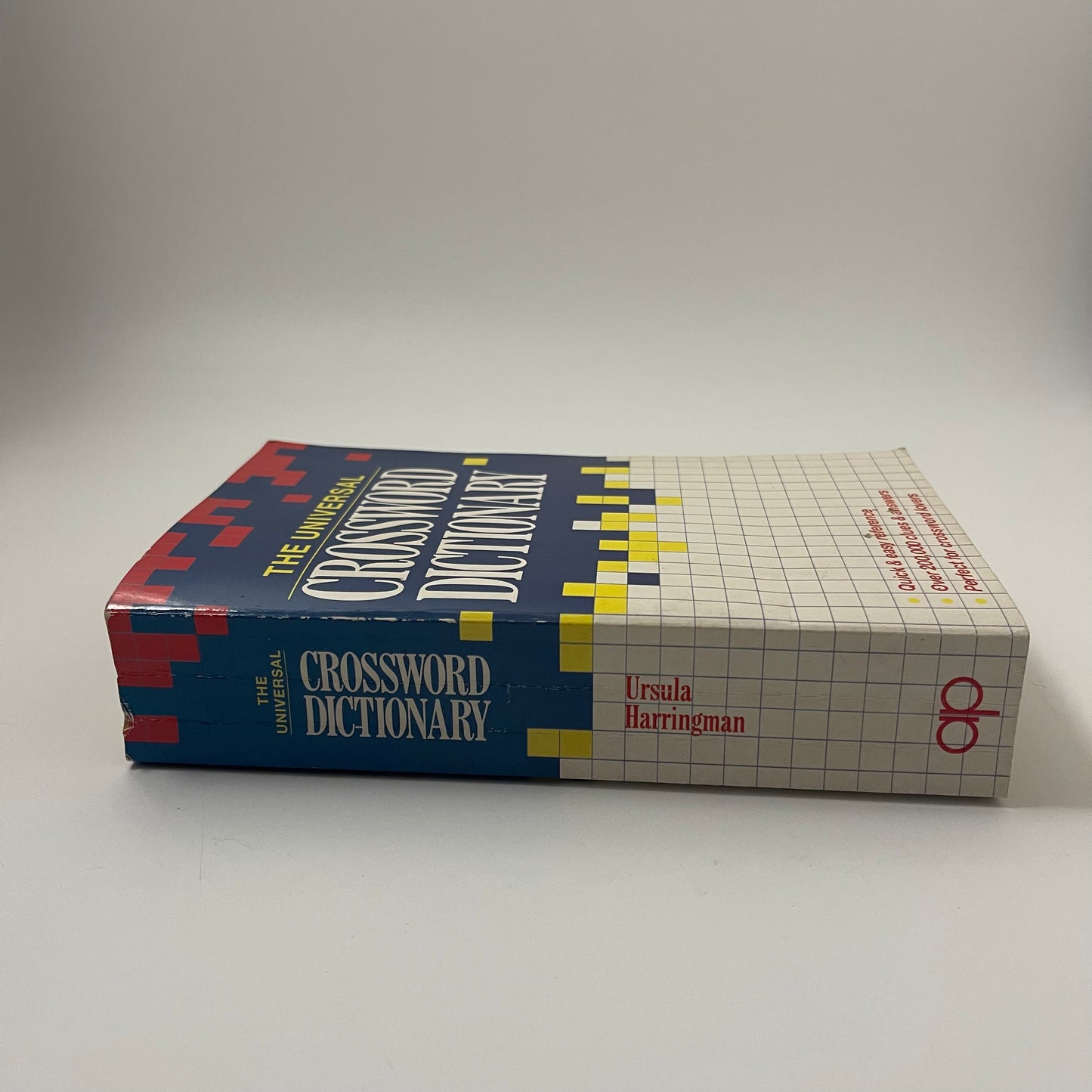 Universal Crossword Dictionary - Ursula Harringman - Spine