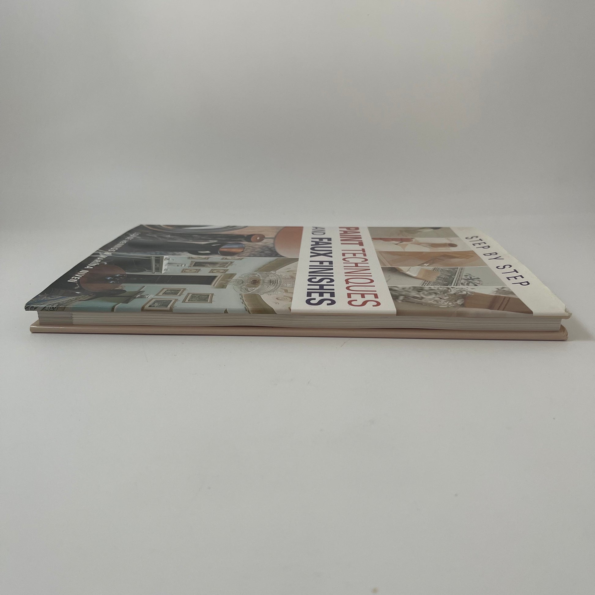 Step-By-Step Paint Techniques and Faux Finishes - Louise Hennigs - Fore Edge