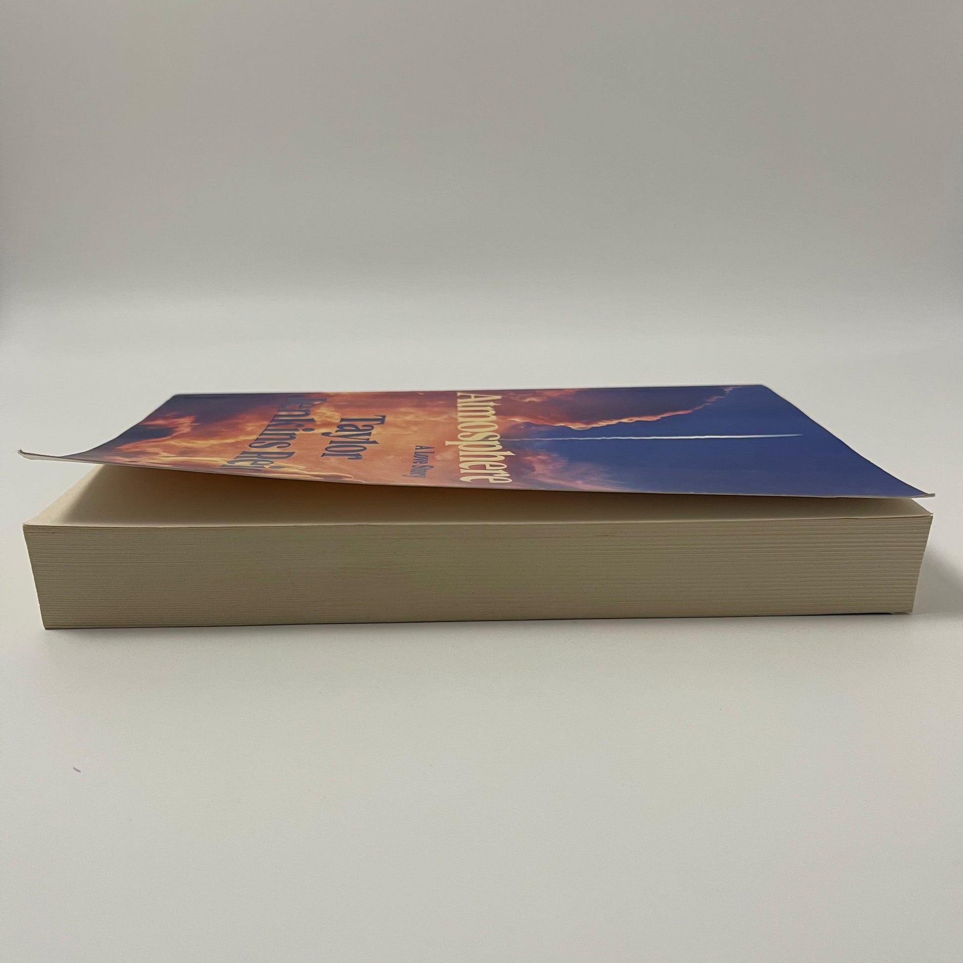 Atmosphere - Taylor Jenkins Reid - Fore Edge