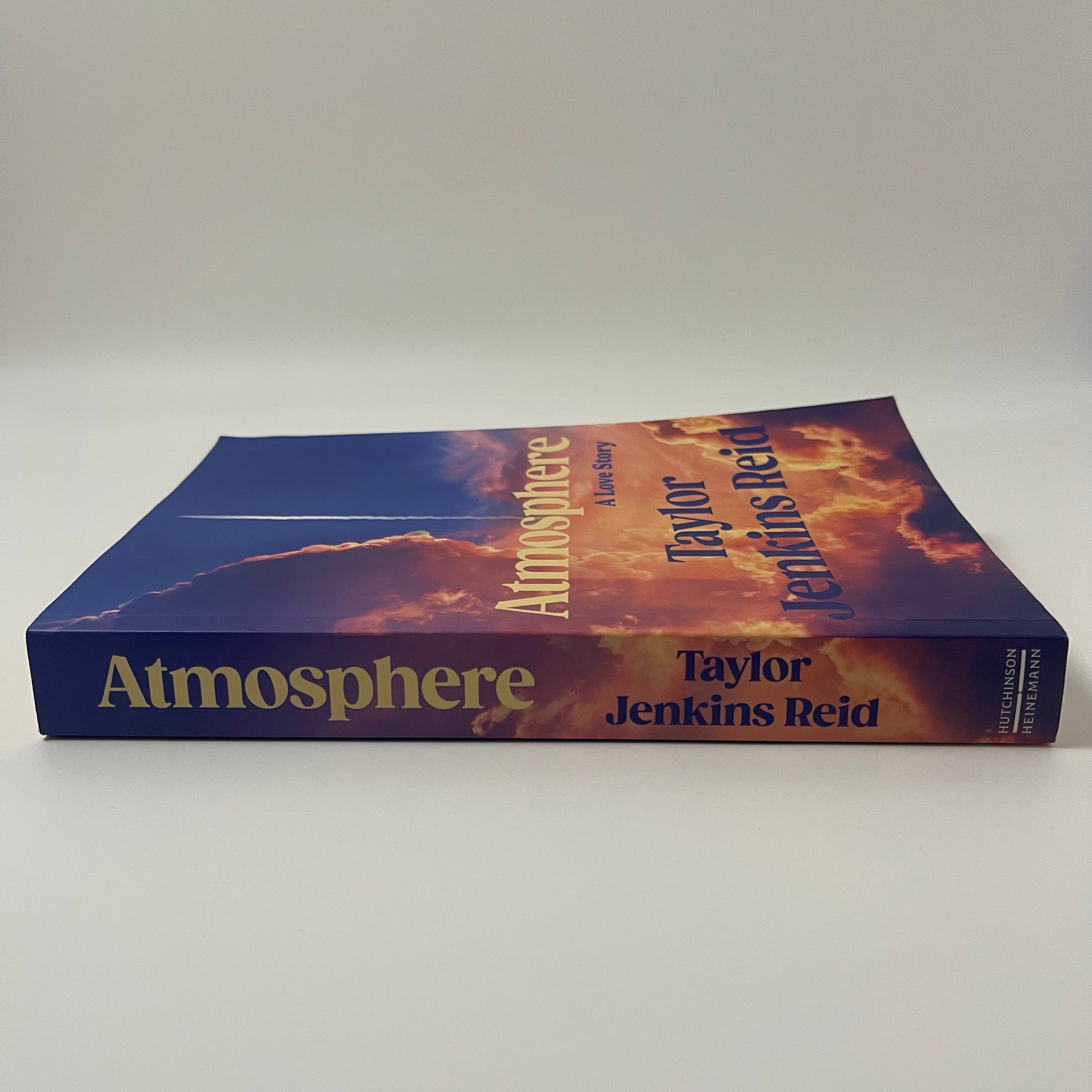 Atmosphere - Taylor Jenkins Reid - Spine