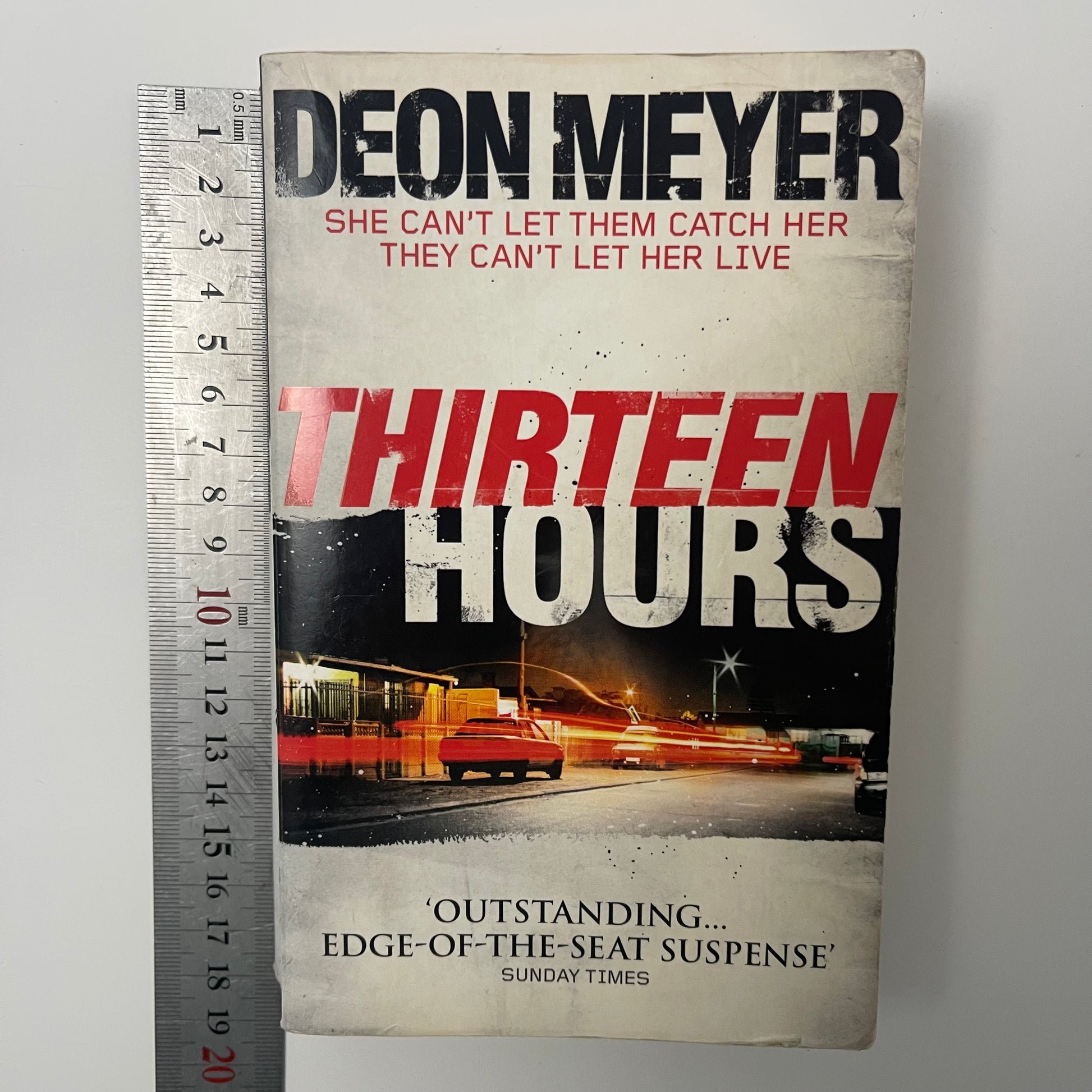 Thirteen Hours - Deon Meyer - Front Cover