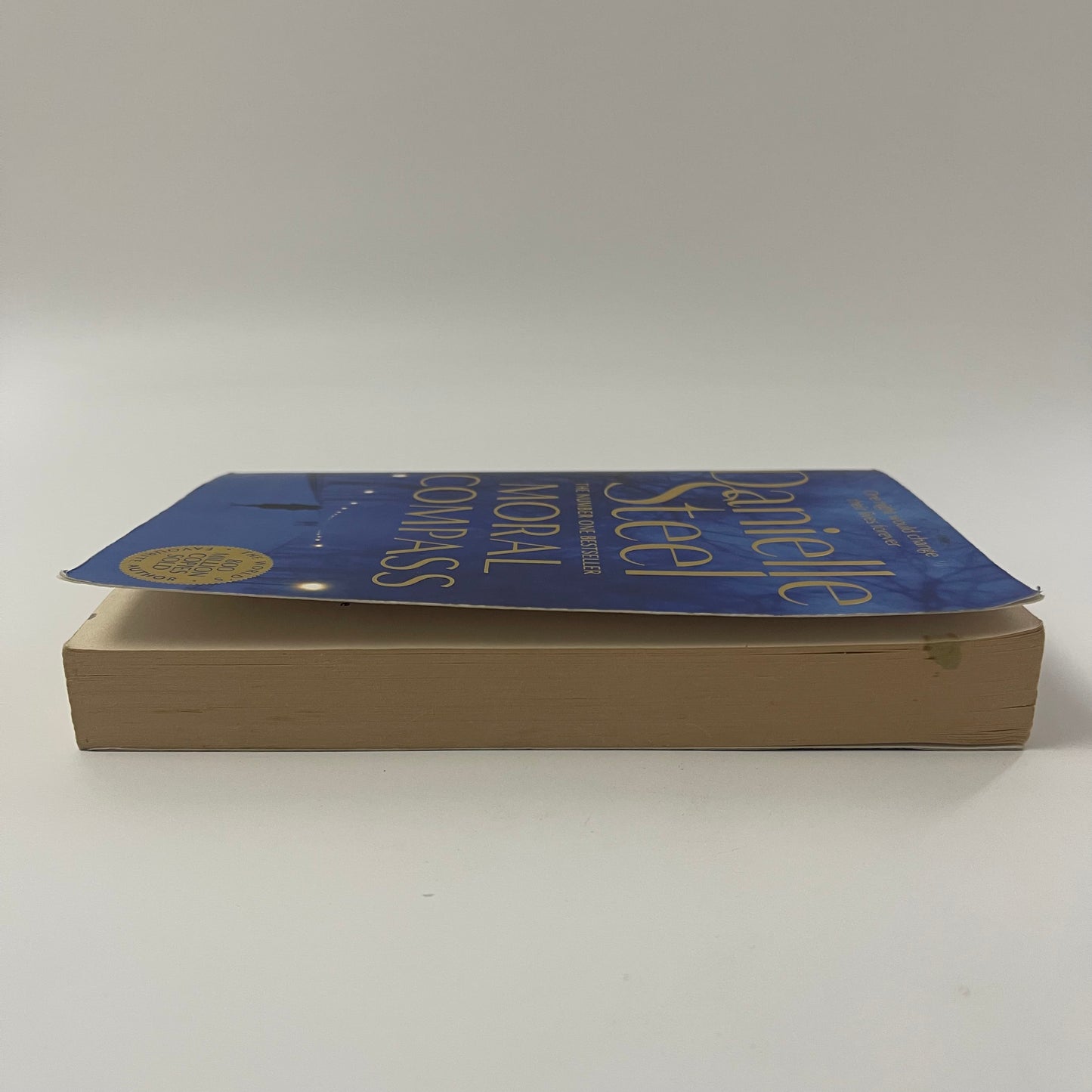 Moral Compass - Danielle Steel - Fore Edge