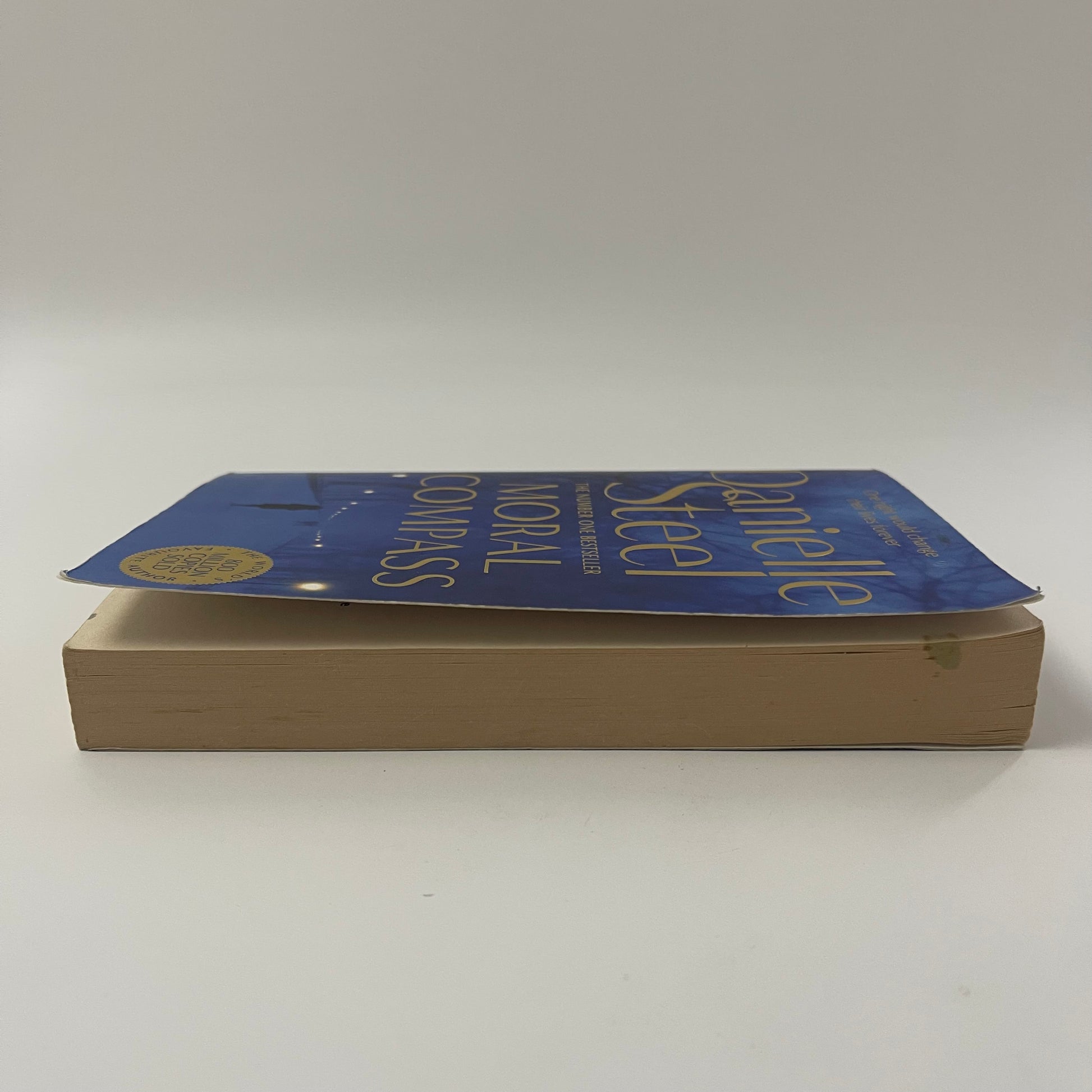 Moral Compass - Danielle Steel - Fore Edge