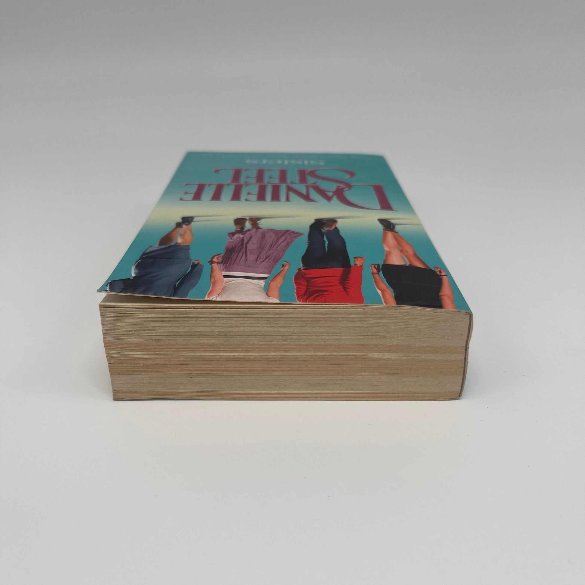 Sisters - Danielle Steel - Top Edge