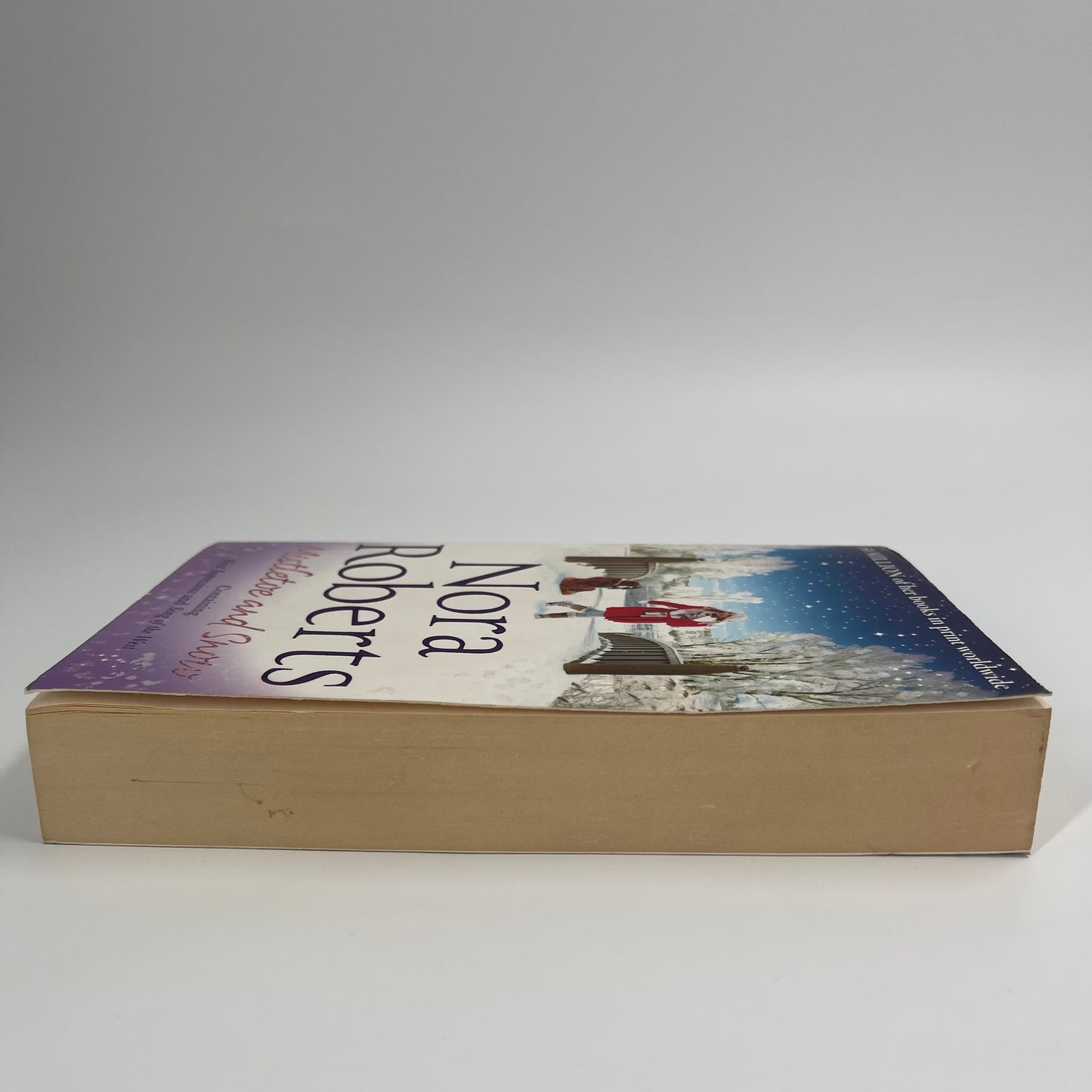 Mistletoe & Snow - Nora Roberts - Fore Edge