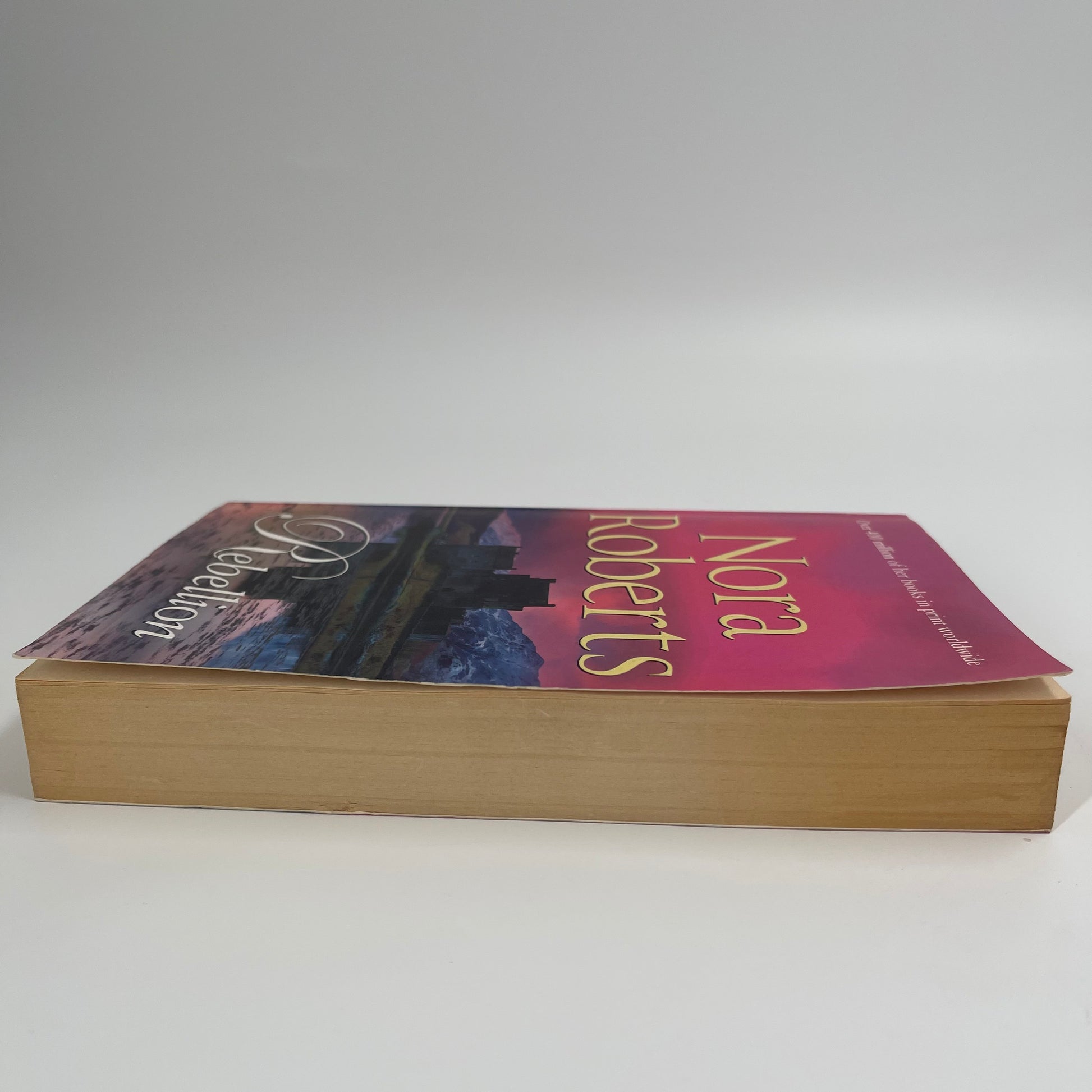 Rebellion - Nora Roberts - Fore Edge