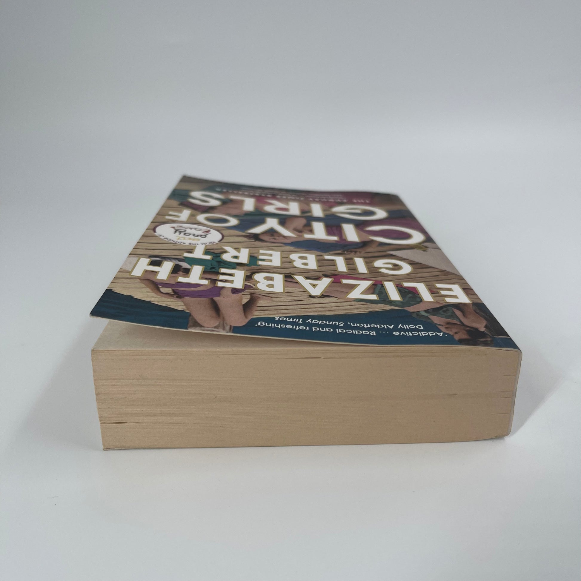 City of Girls - Elizabeth Gilbert - Top Edge