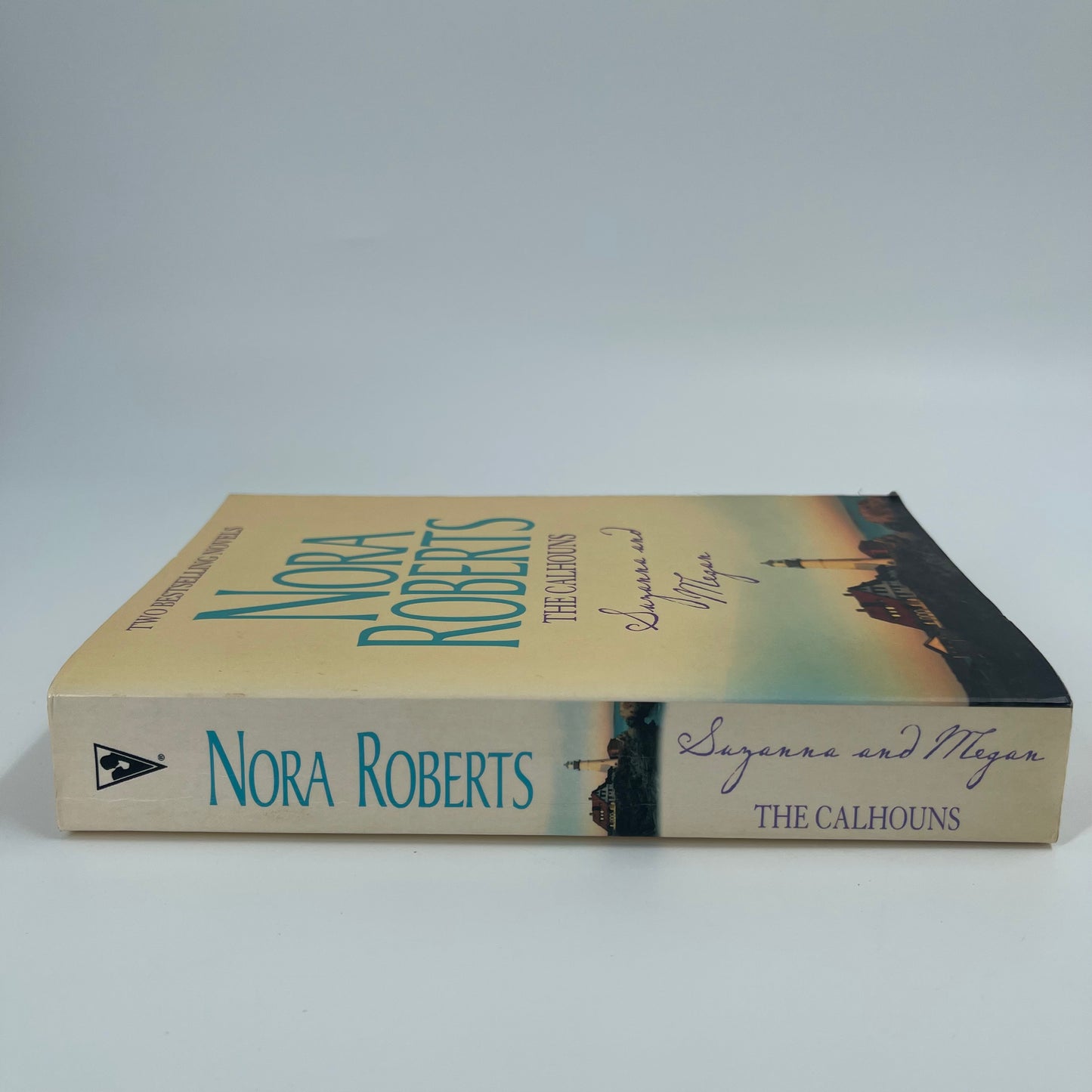The Calhouns Suzanna and Megan - Nora Roberts - Spine