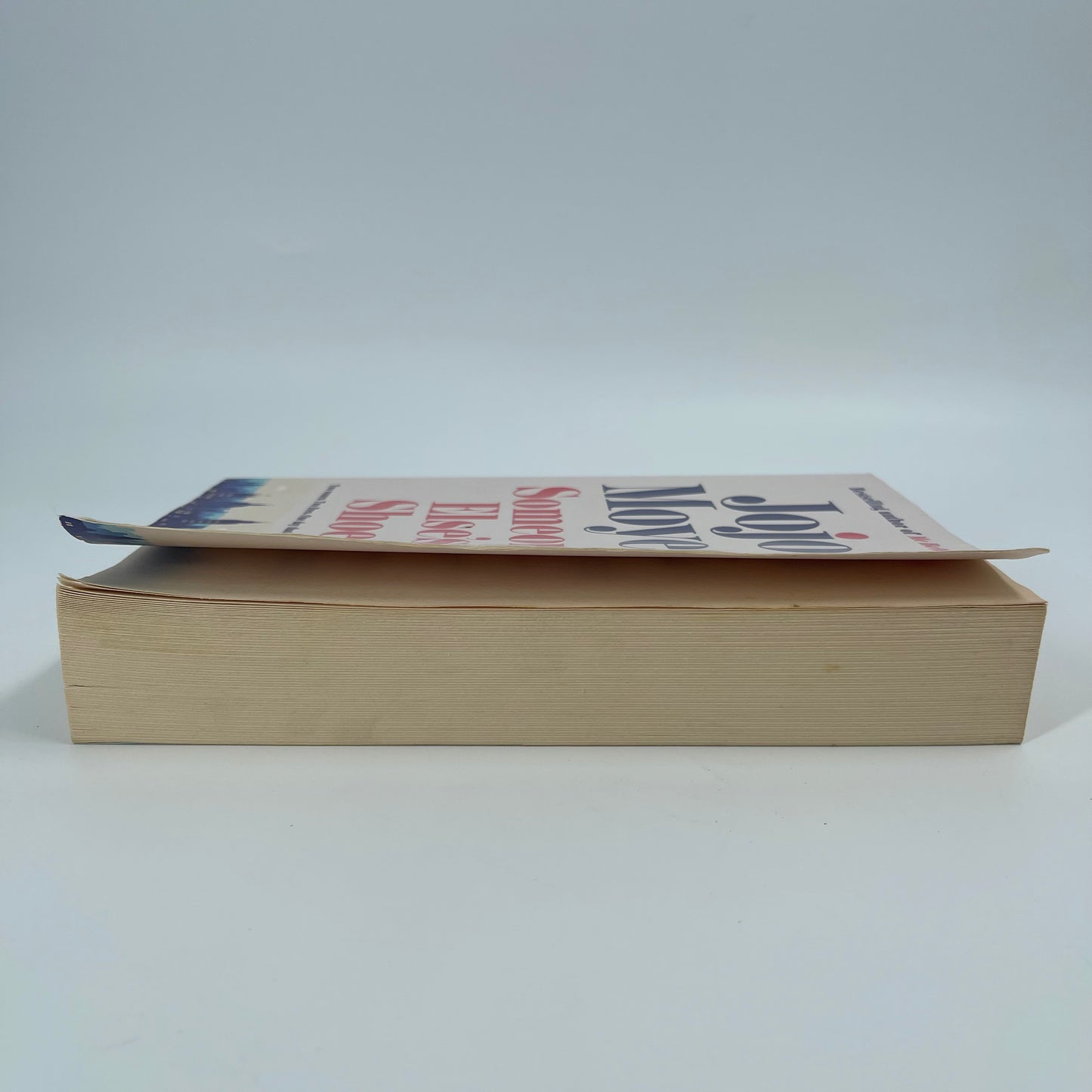 Someone Else's Shoes - Jojo Moyes - Fore Edge