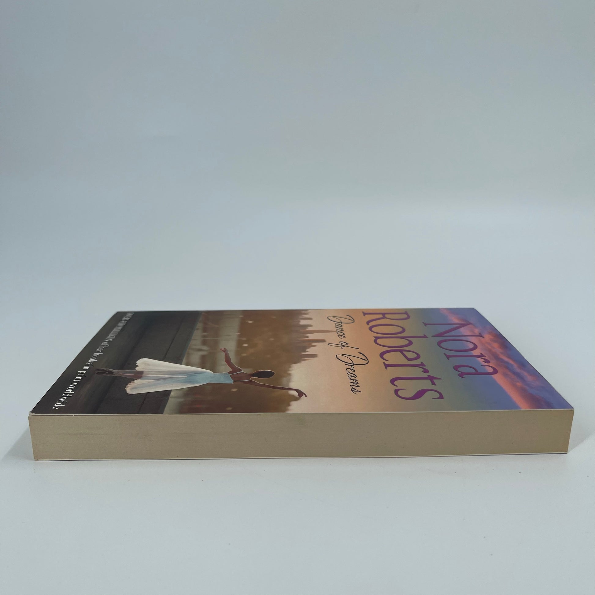 Dance of Dreams - Nora Roberts - Fore Edge