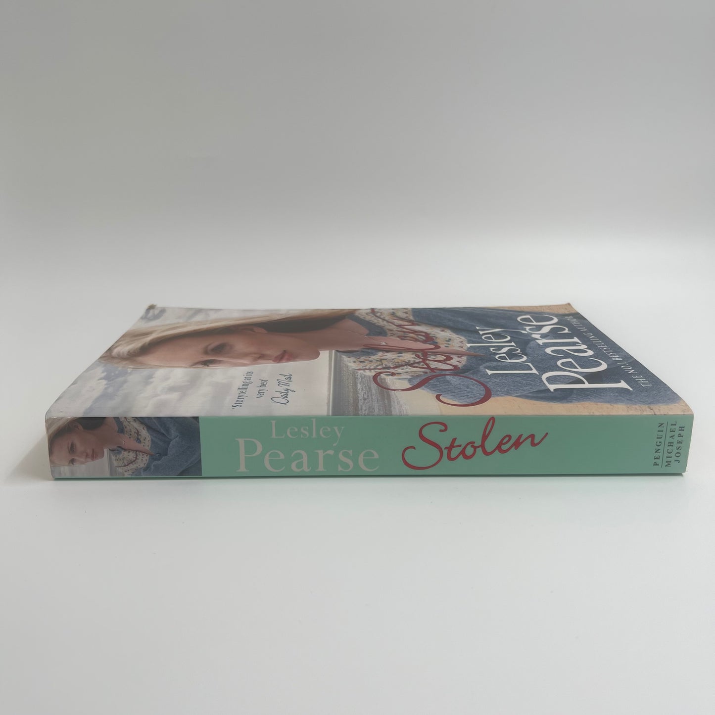 Stolen - Lesley Pearse - Spine