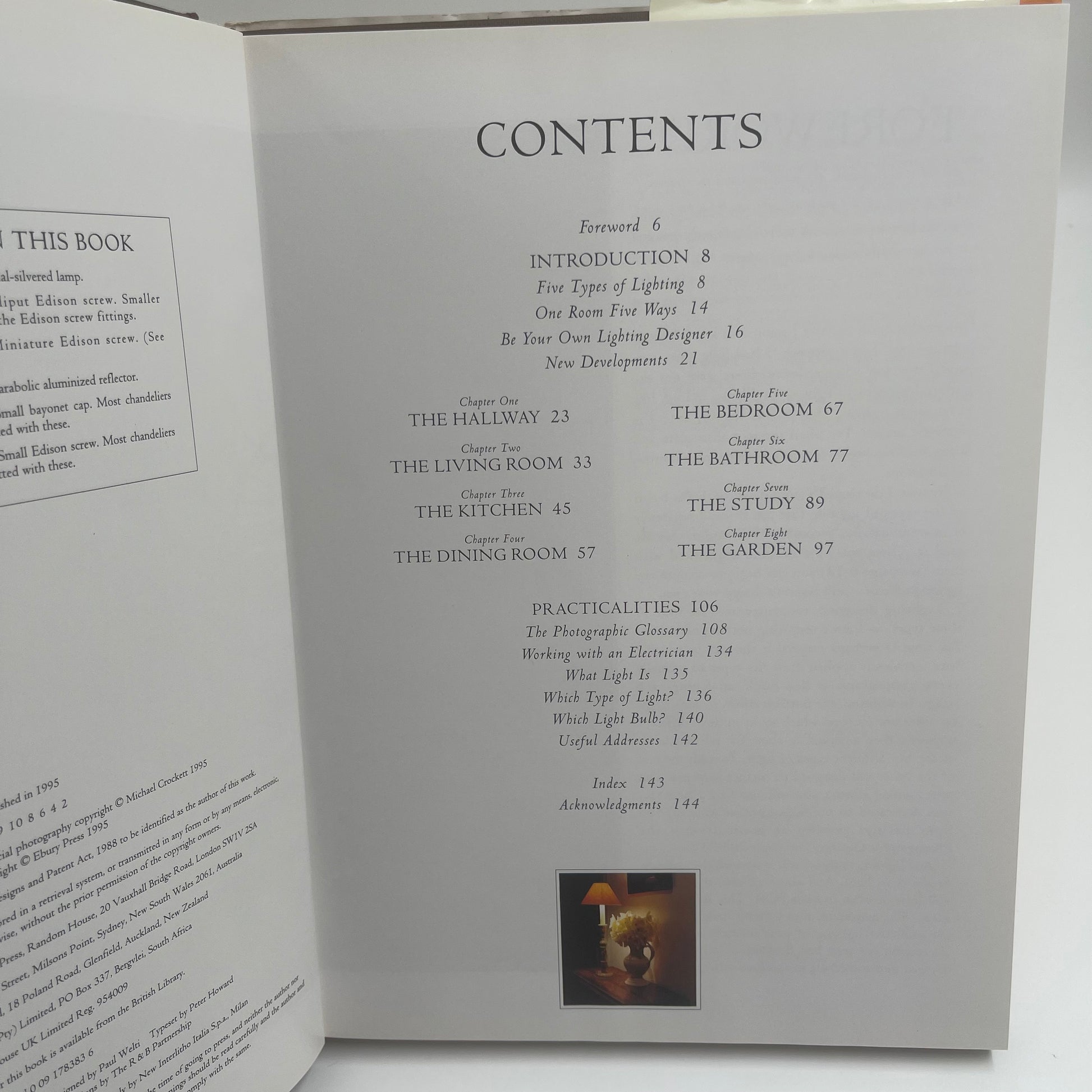 Kevin McCloud's Lighting Book The Ultimate Guide to Lighting Every Room in the Home - Kevin McCloud - Bottom Edge