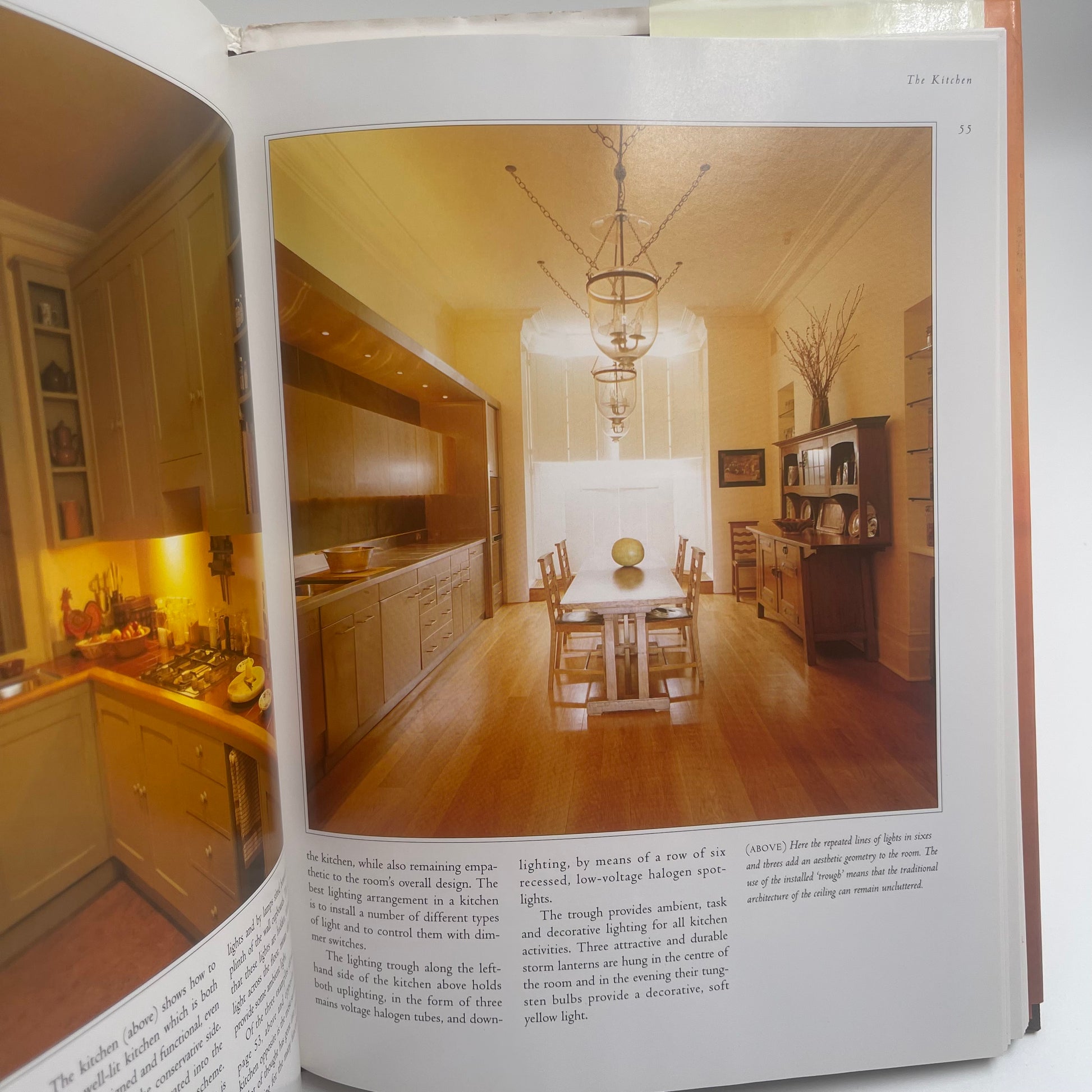 Kevin McCloud's Lighting Book The Ultimate Guide to Lighting Every Room in the Home - Kevin McCloud - Top Edge