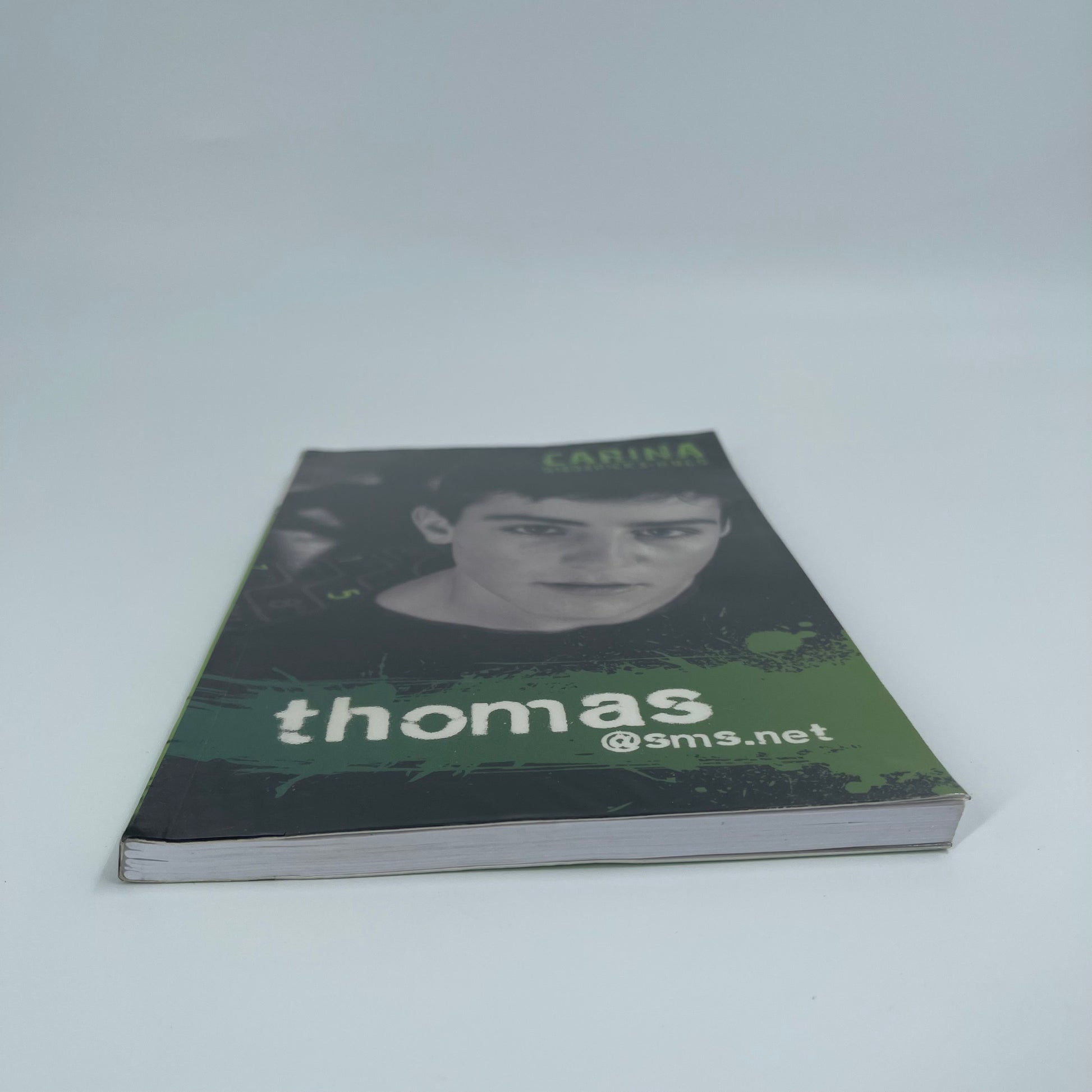 Thomas@sms.net - Carina Diedericks-Hugo - Bottom Edge