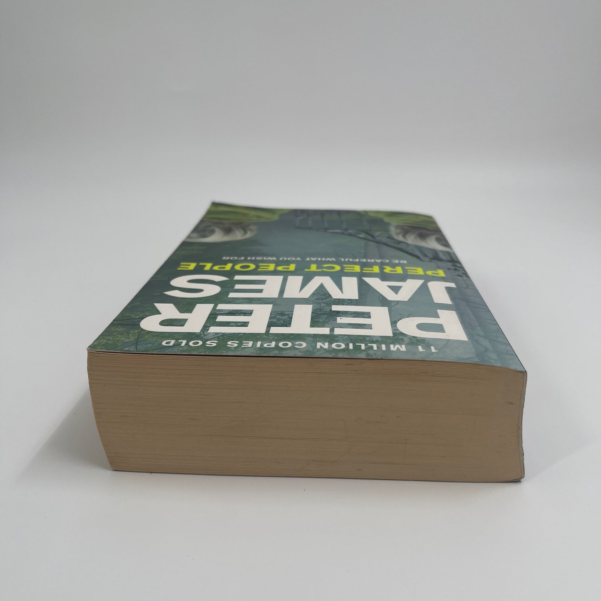 Perfect People - Peter James - Top Edge