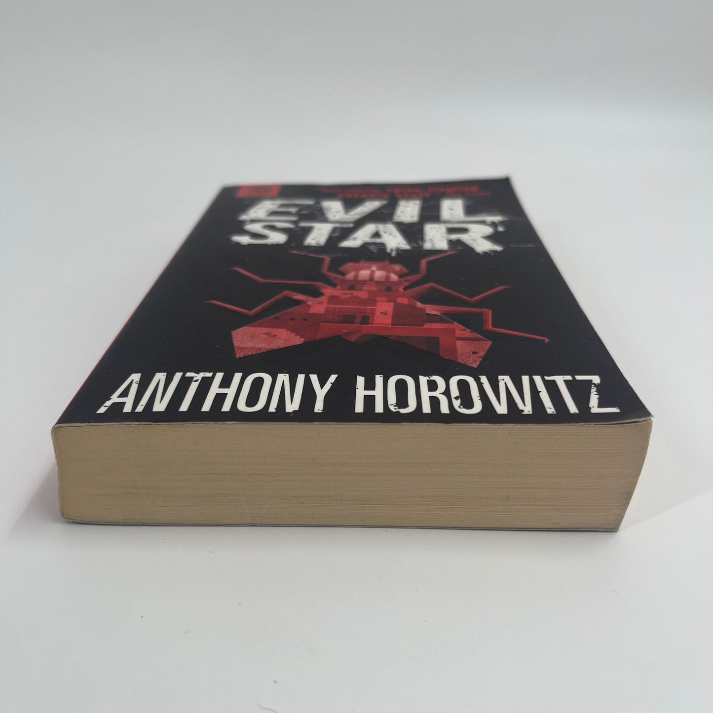 Evil Star - Anthony Horowitz - Bottom Edge
