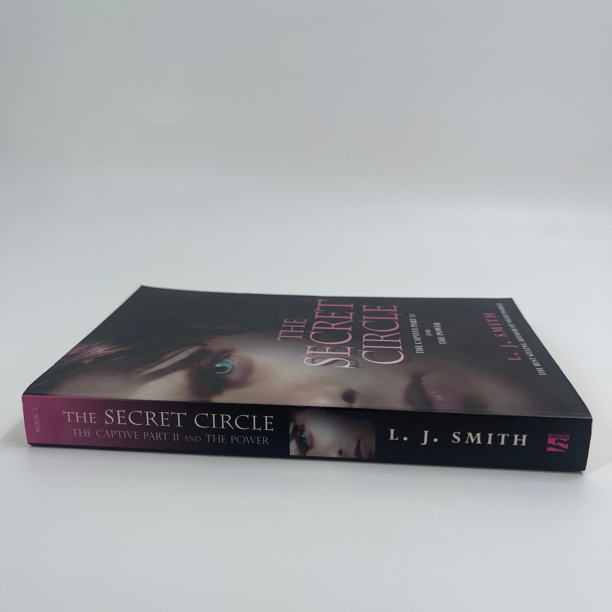 The Captive - The Power - L. J. Smith - Spine