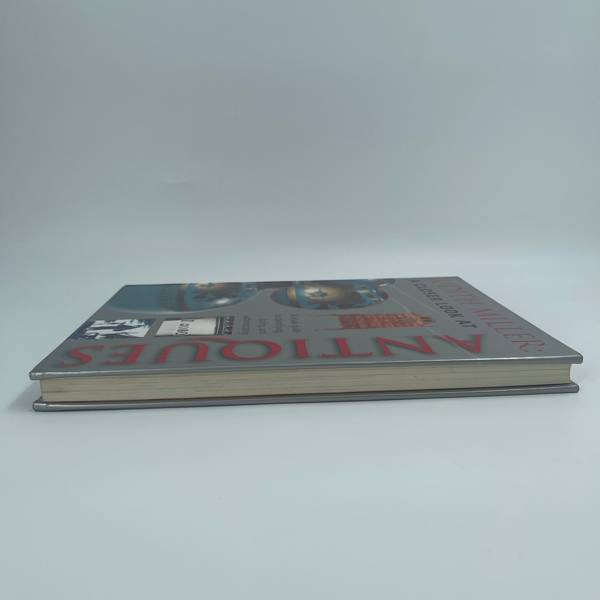 Judith Miller A Closer Look at Antiques - Judith Miller - Spine