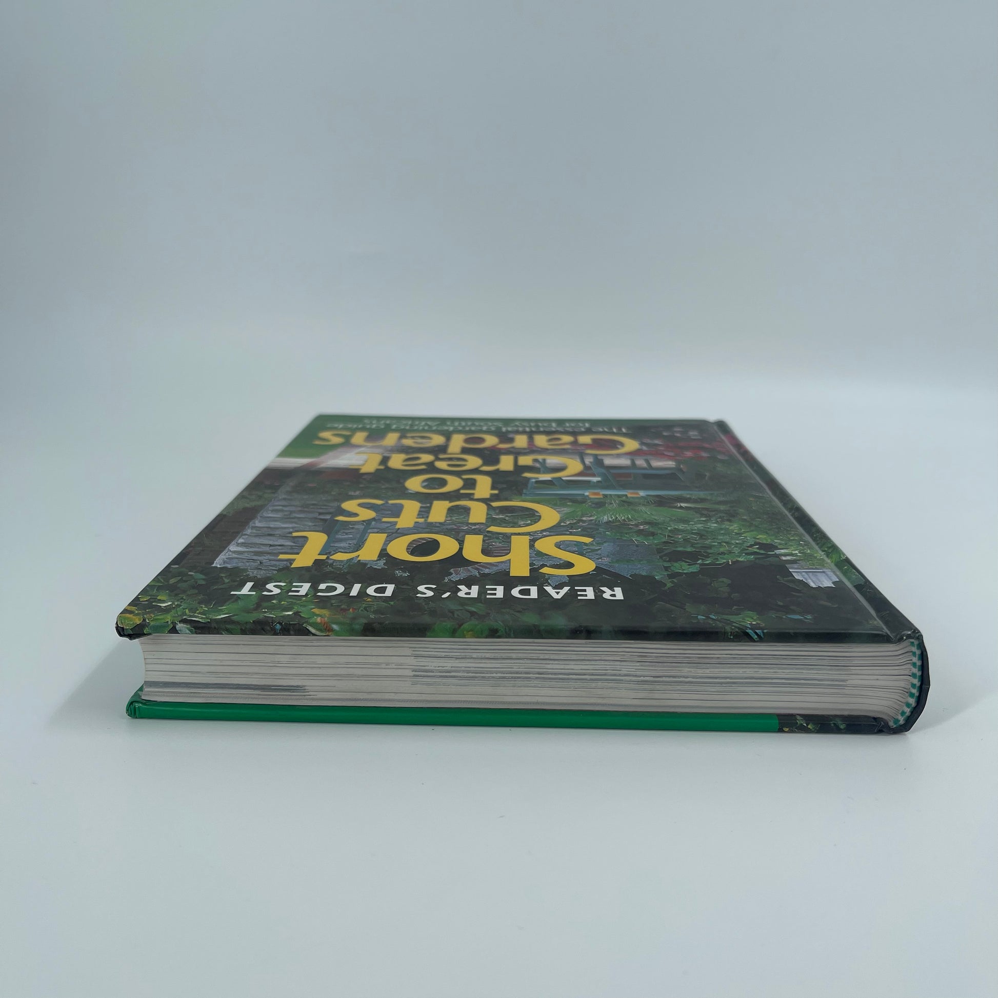 Short cuts to great gardens, the essential gardening for busy South Africans - Dougie Oakes - Condition Detail 1