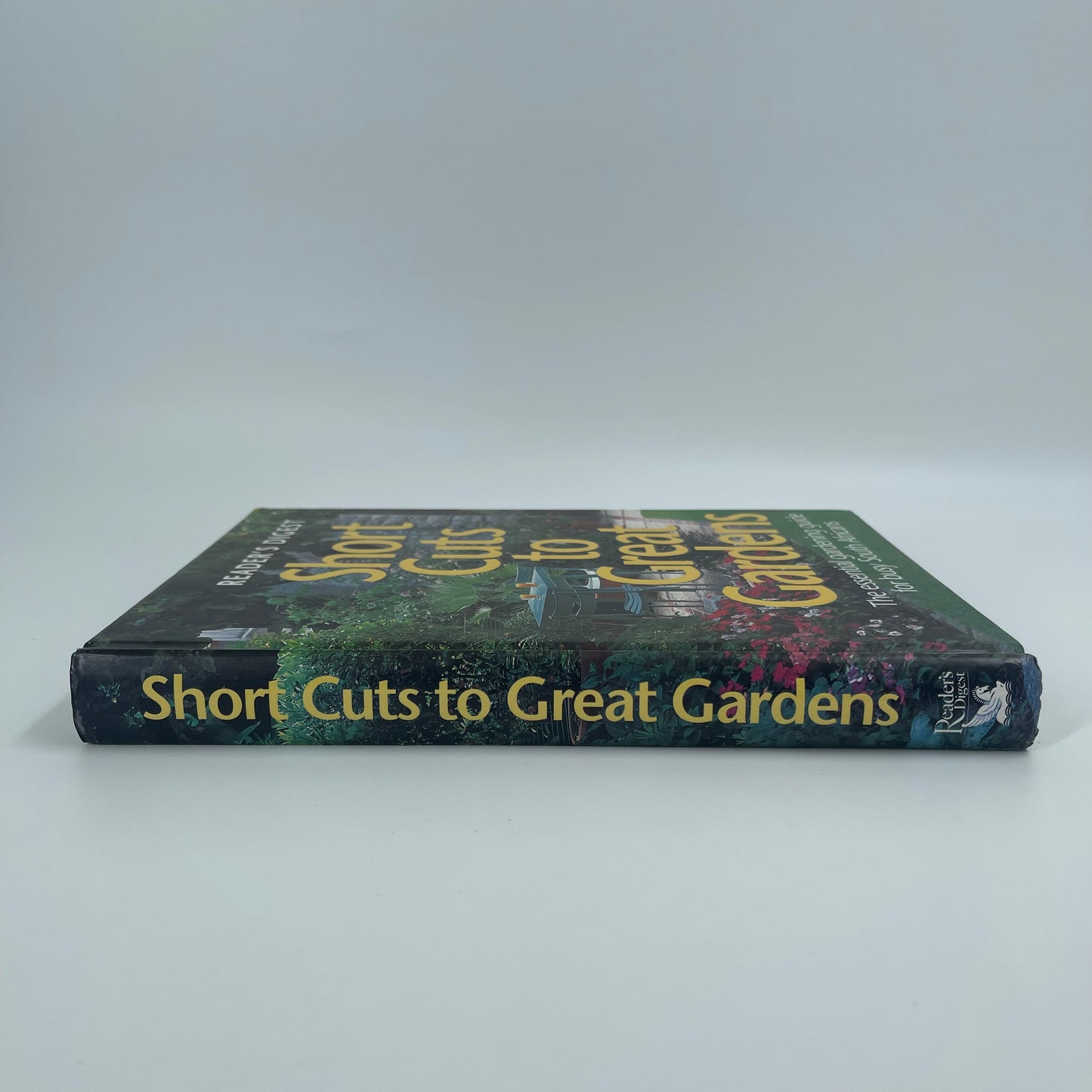 Short cuts to great gardens, the essential gardening for busy South Africans - Dougie Oakes - Condition Detail 2