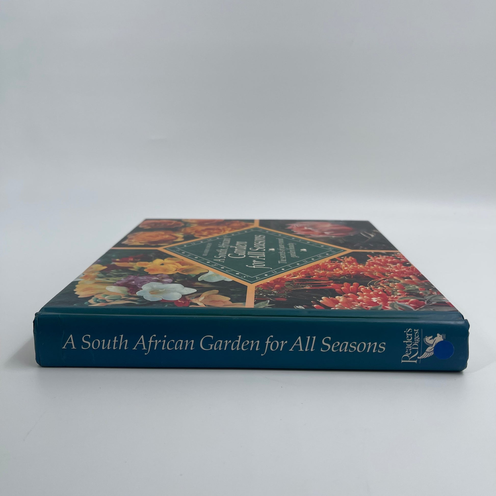A South African Garden for All Seasons The Secrets of Year-round Garden Beauty - unknown author - Condition Detail 3