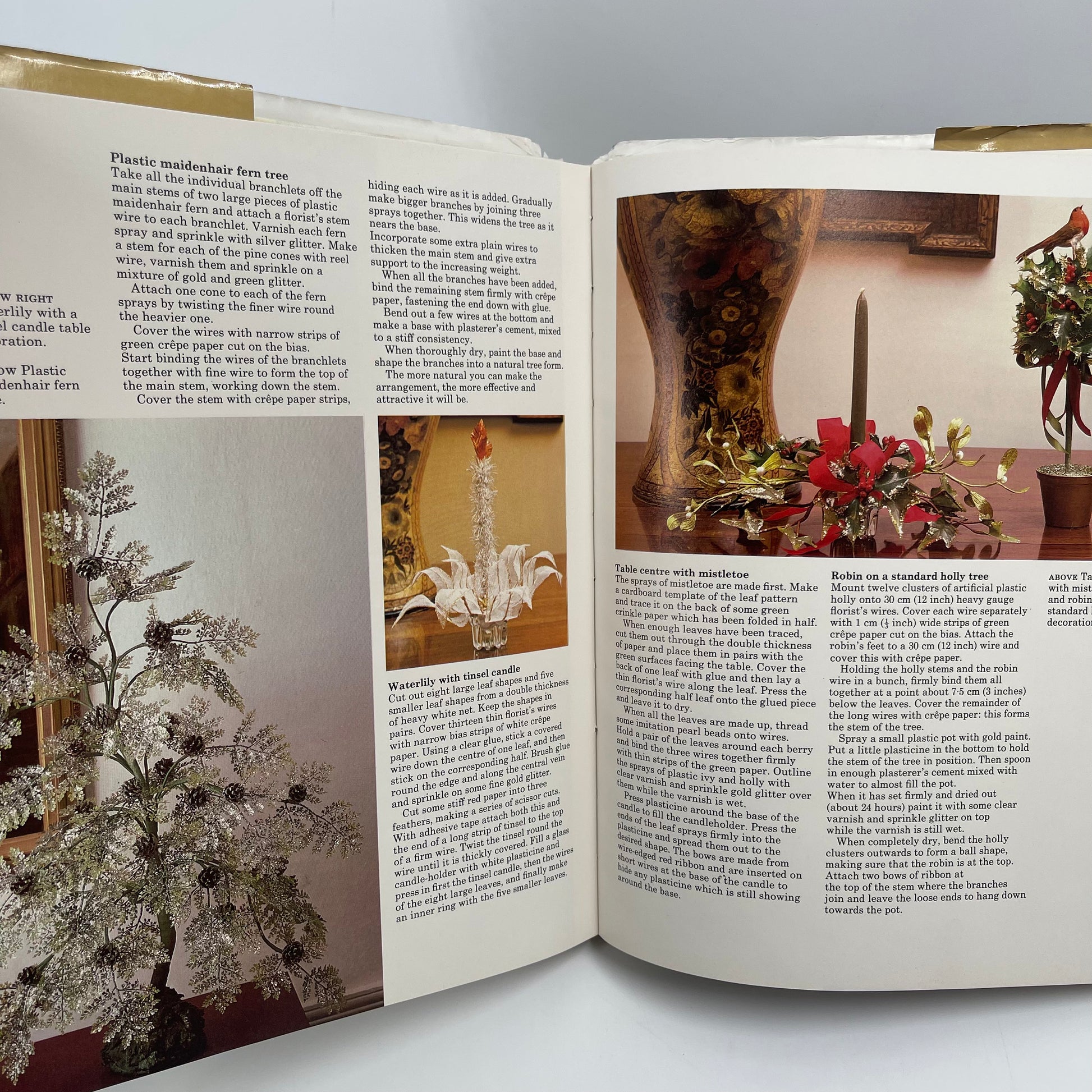 The Constance Spry book of flower arranging - Piercy - Bottom Edge