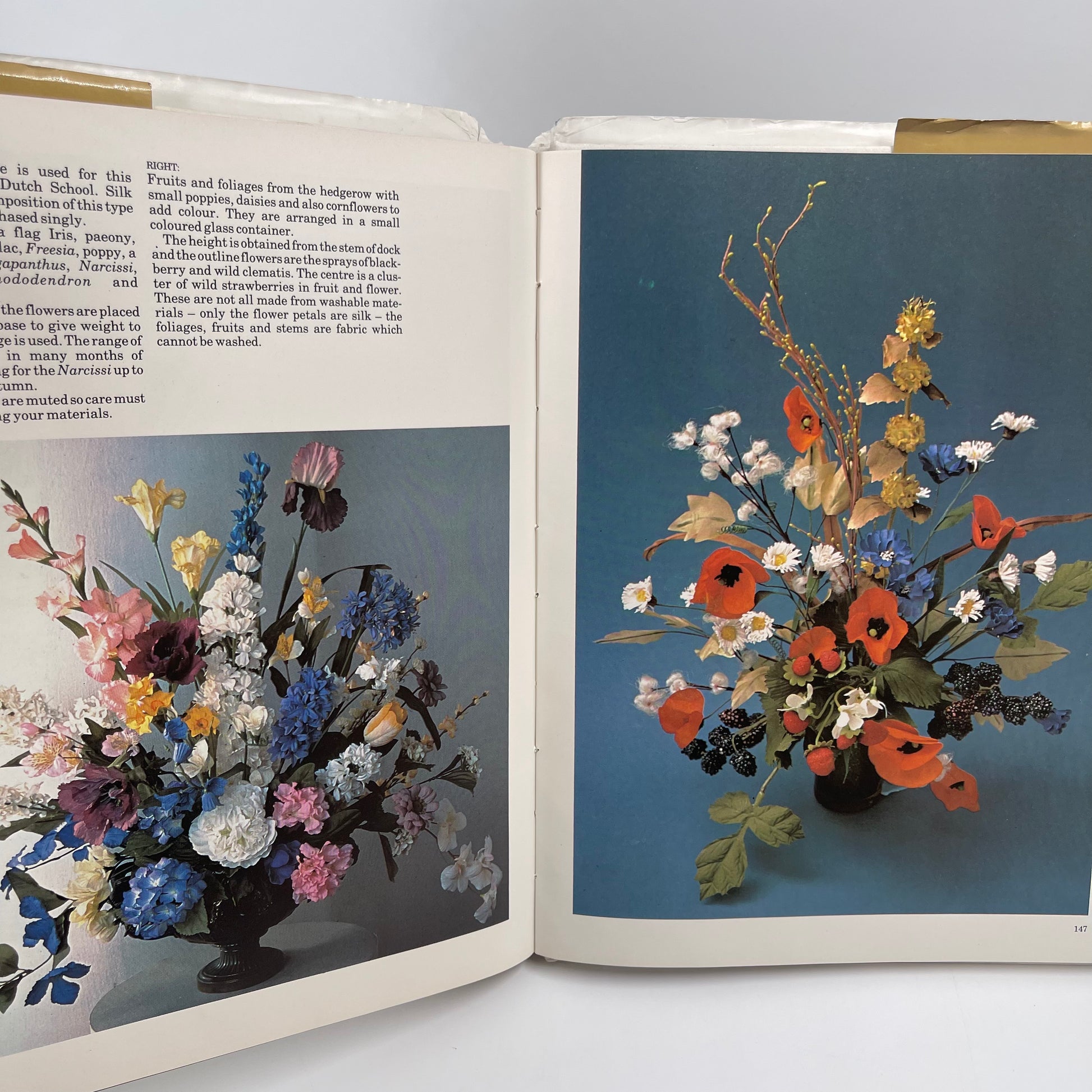 The Constance Spry book of flower arranging - Piercy - Fore Edge