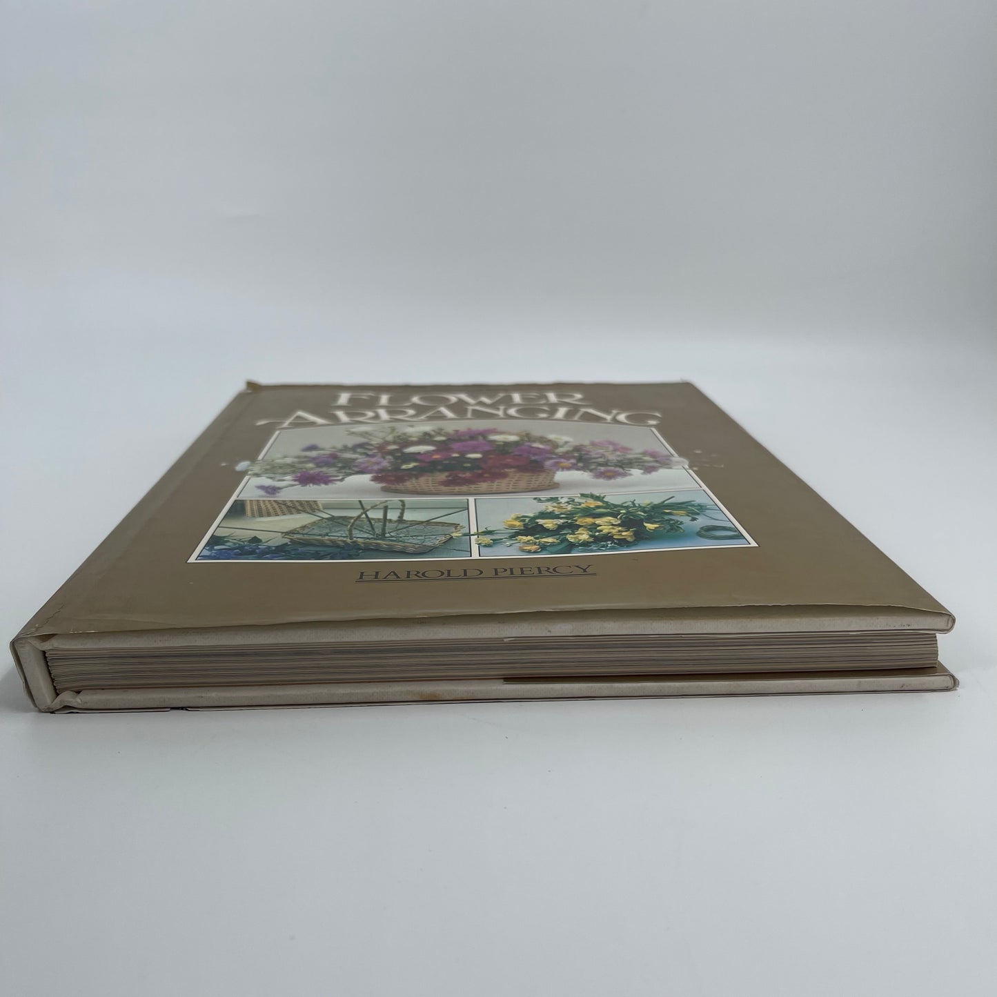 The Constance Spry book of flower arranging - Piercy - Spine