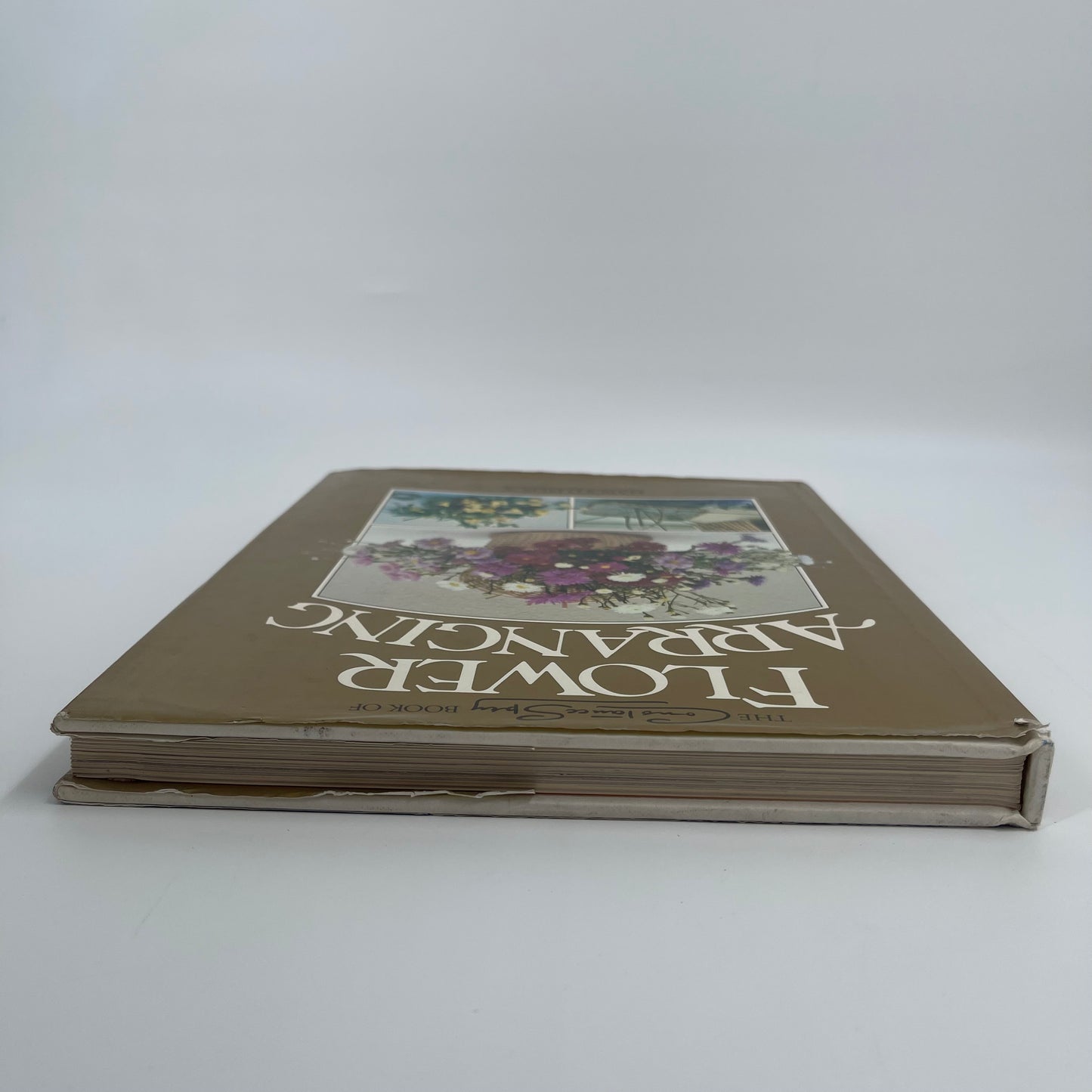 The Constance Spry book of flower arranging - Piercy - Condition Detail 2