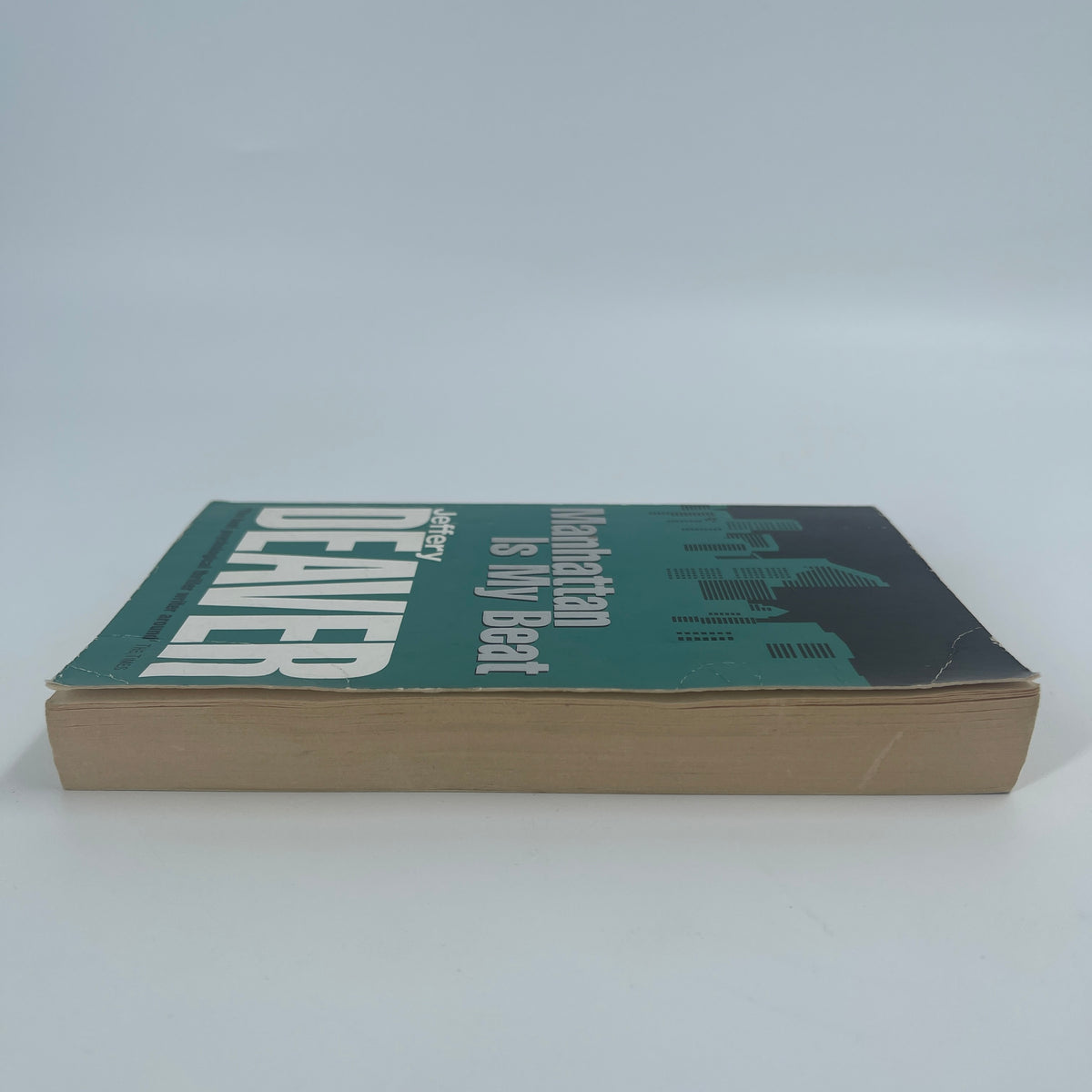 Manhattan is my beat - Jeffery Deaver - Bottom Edge