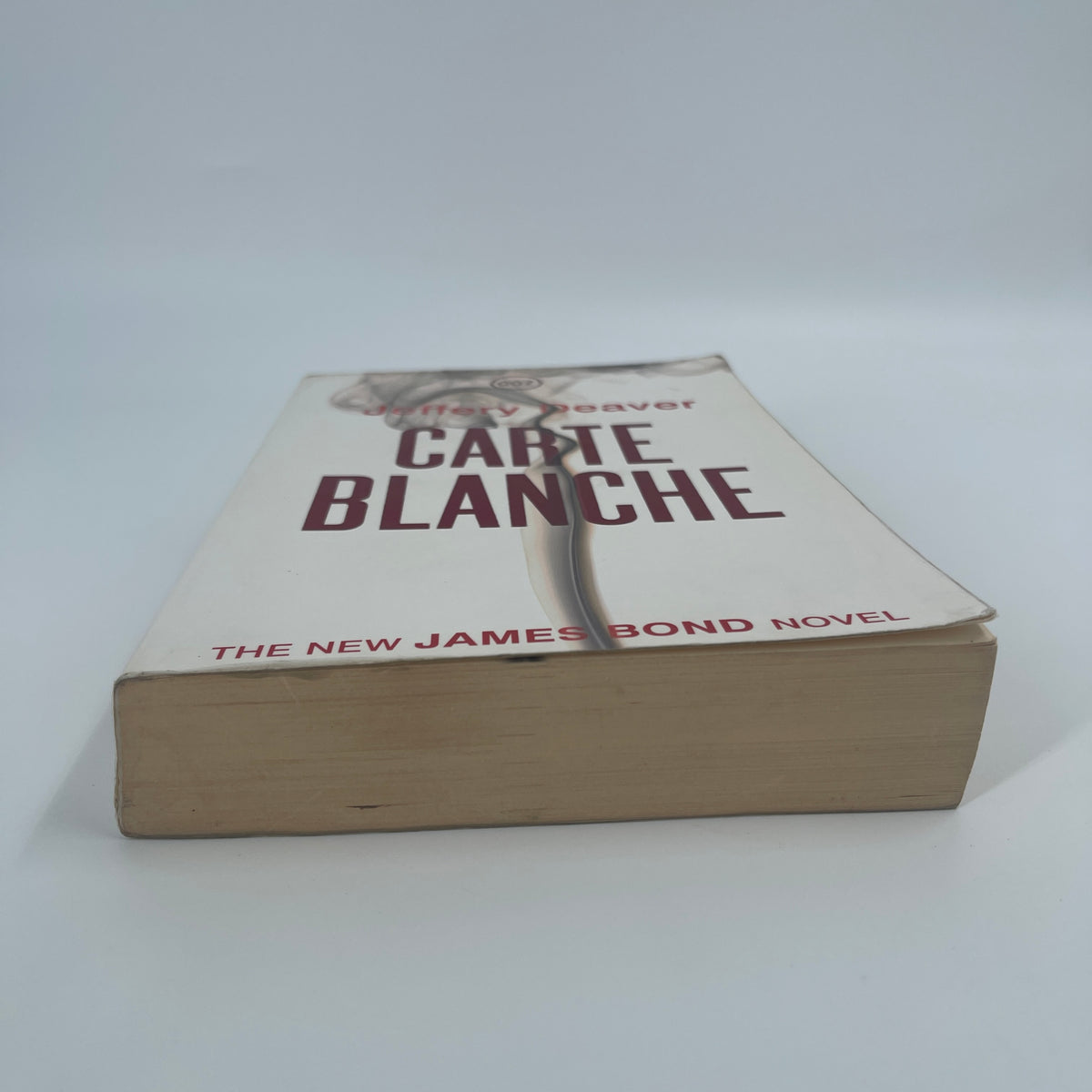 Carte blanche: a James Bond novel - Jeffery Deaver - Bottom Edge