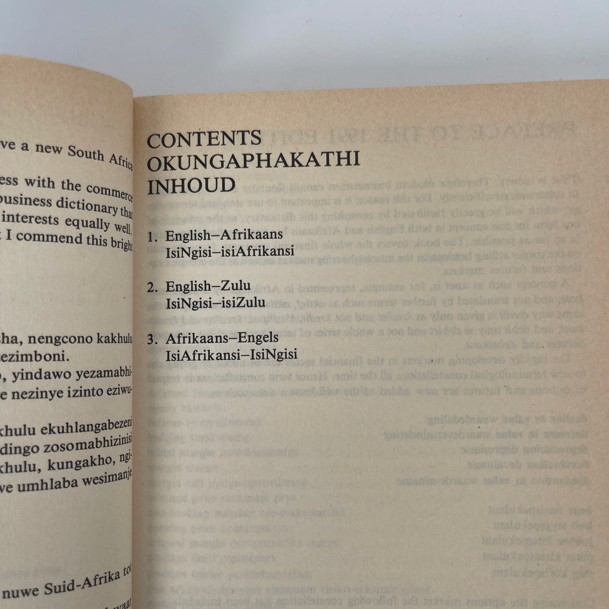 Trilingual Business Dictionary / Idikshinary Yebhizinisi Yezilimi Ezintathu / Drietalige Sakewoordeboek - Geldenhuys, J.D.U., Viljoen, E.E., Mboweni-Marais, K.D. - Condition Detail 2