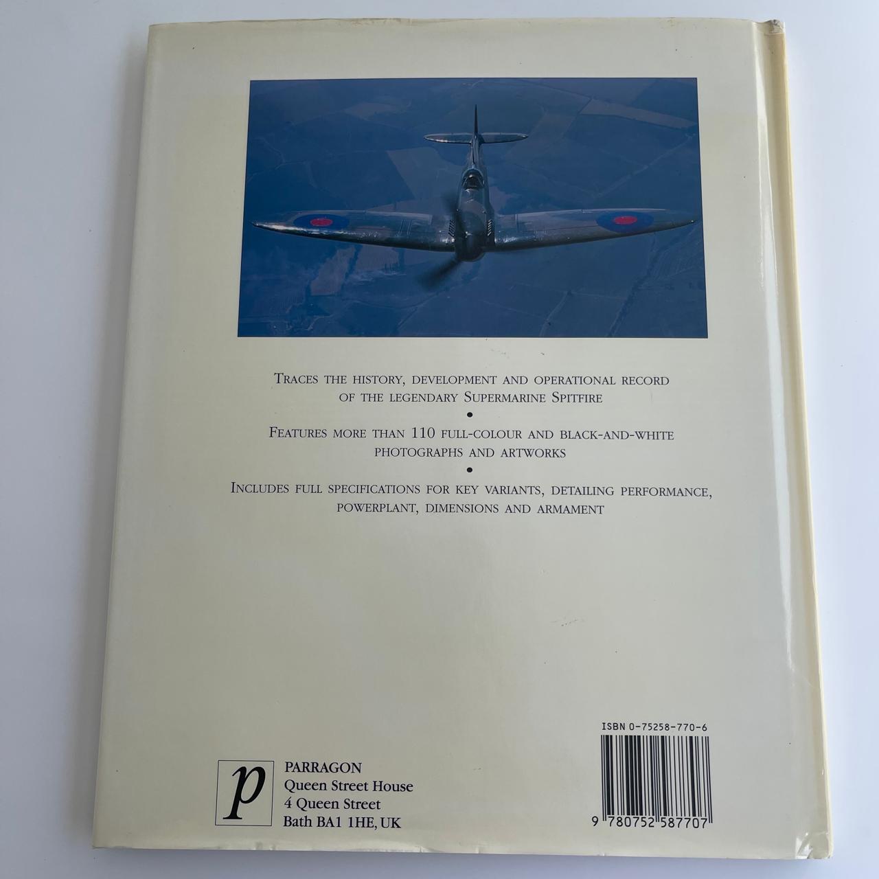 Spitfire: The History of Britain’s Most Famous World War II Fighter - Robert Jackson