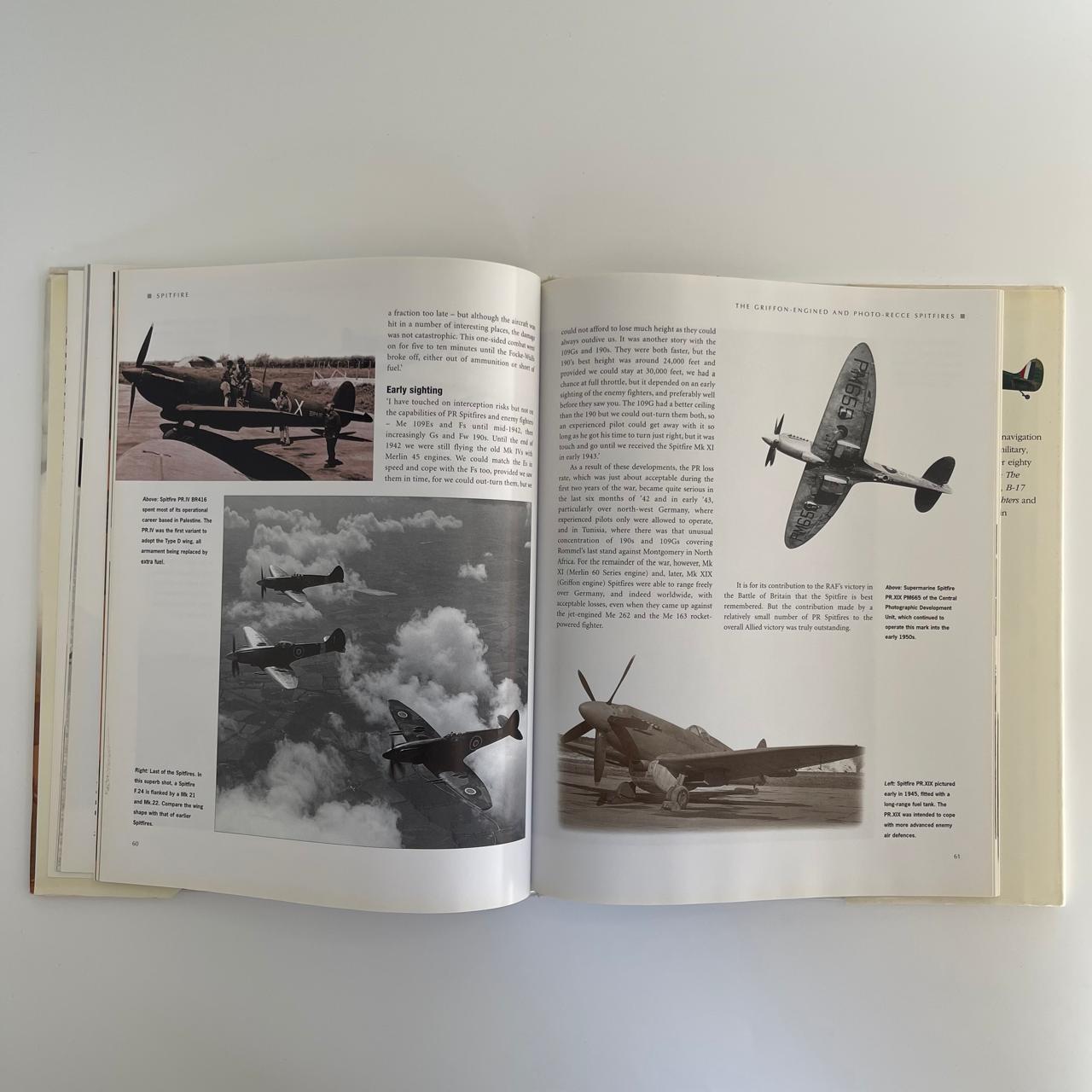 Spitfire: The History of Britain’s Most Famous World War II Fighter - Robert Jackson