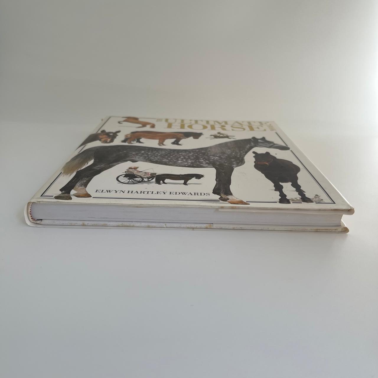 The Ultimate Horse Book - Elwyn Hartley Edwards