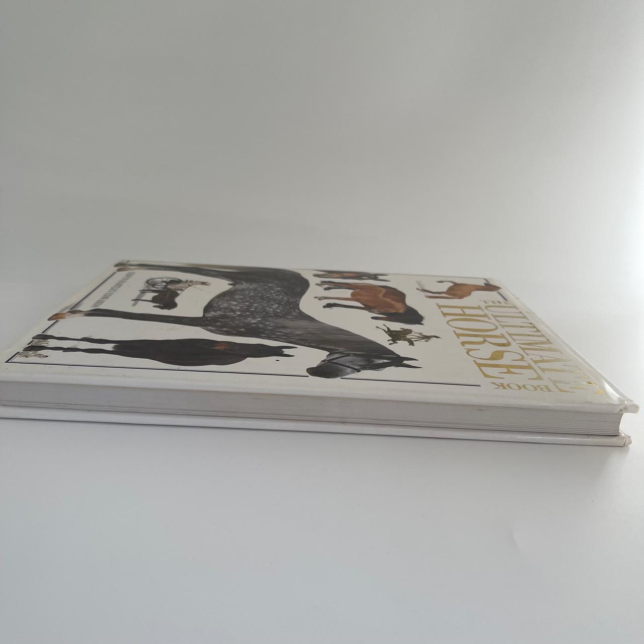 The Ultimate Horse Book - Elwyn Hartley Edwards